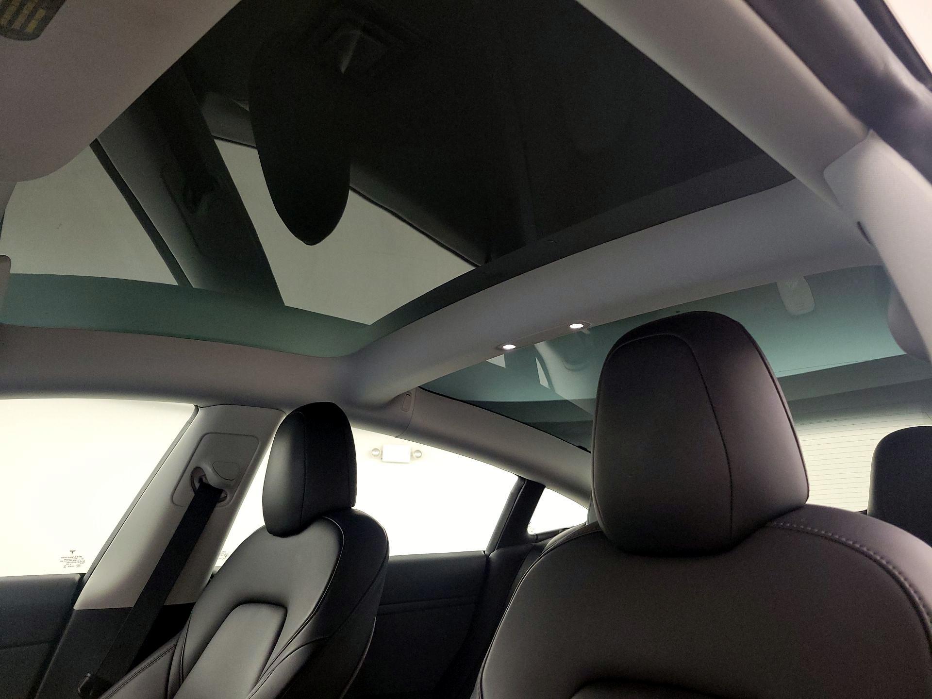 Thumbnail: 2022 Tesla Model 3 - 17