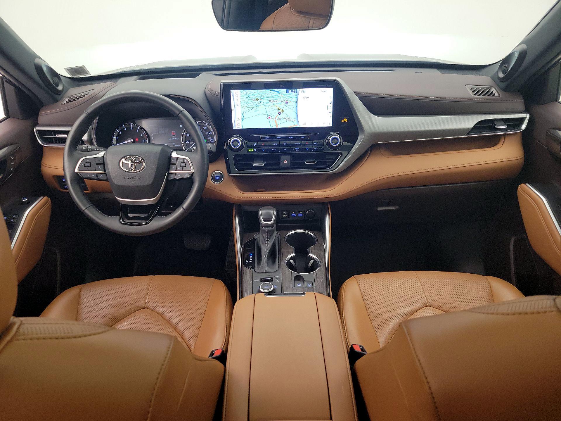Thumbnail: 2022 Toyota Highlander - 9