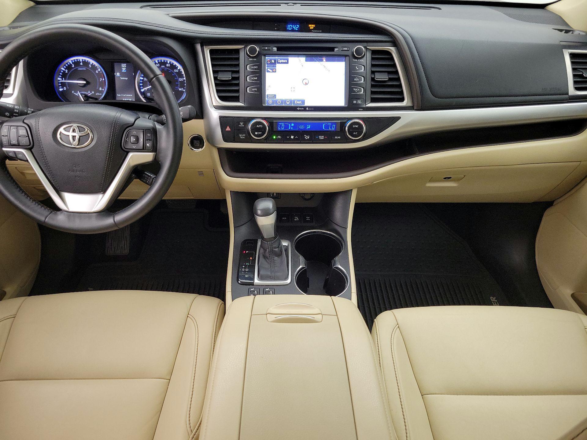Thumbnail: 2015 Toyota Highlander - 9