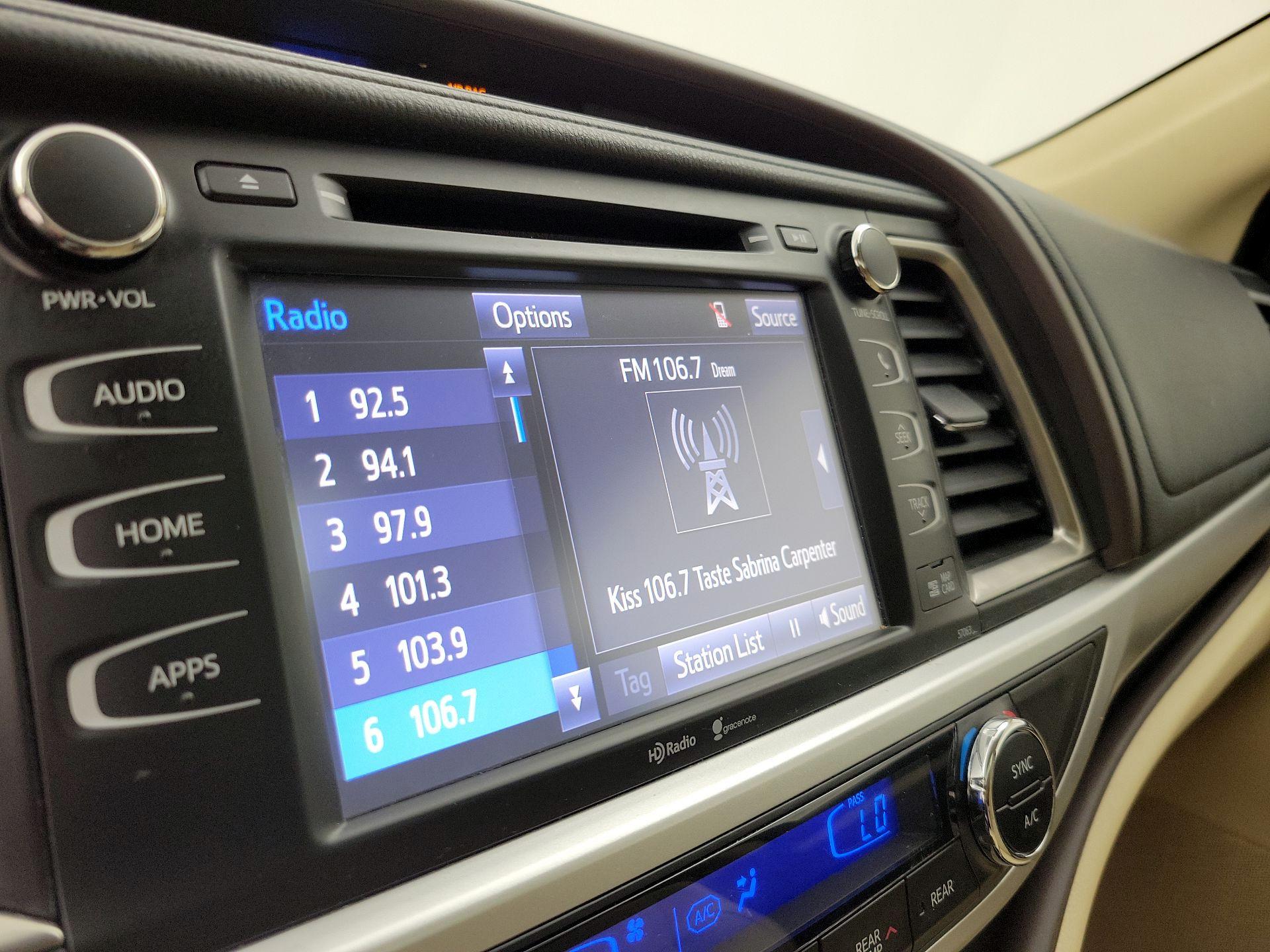 Thumbnail: 2015 Toyota Highlander - 16