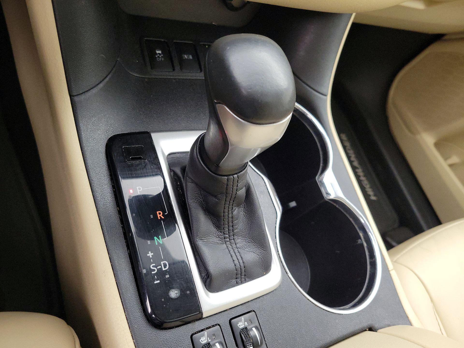 Thumbnail: 2015 Toyota Highlander - 18