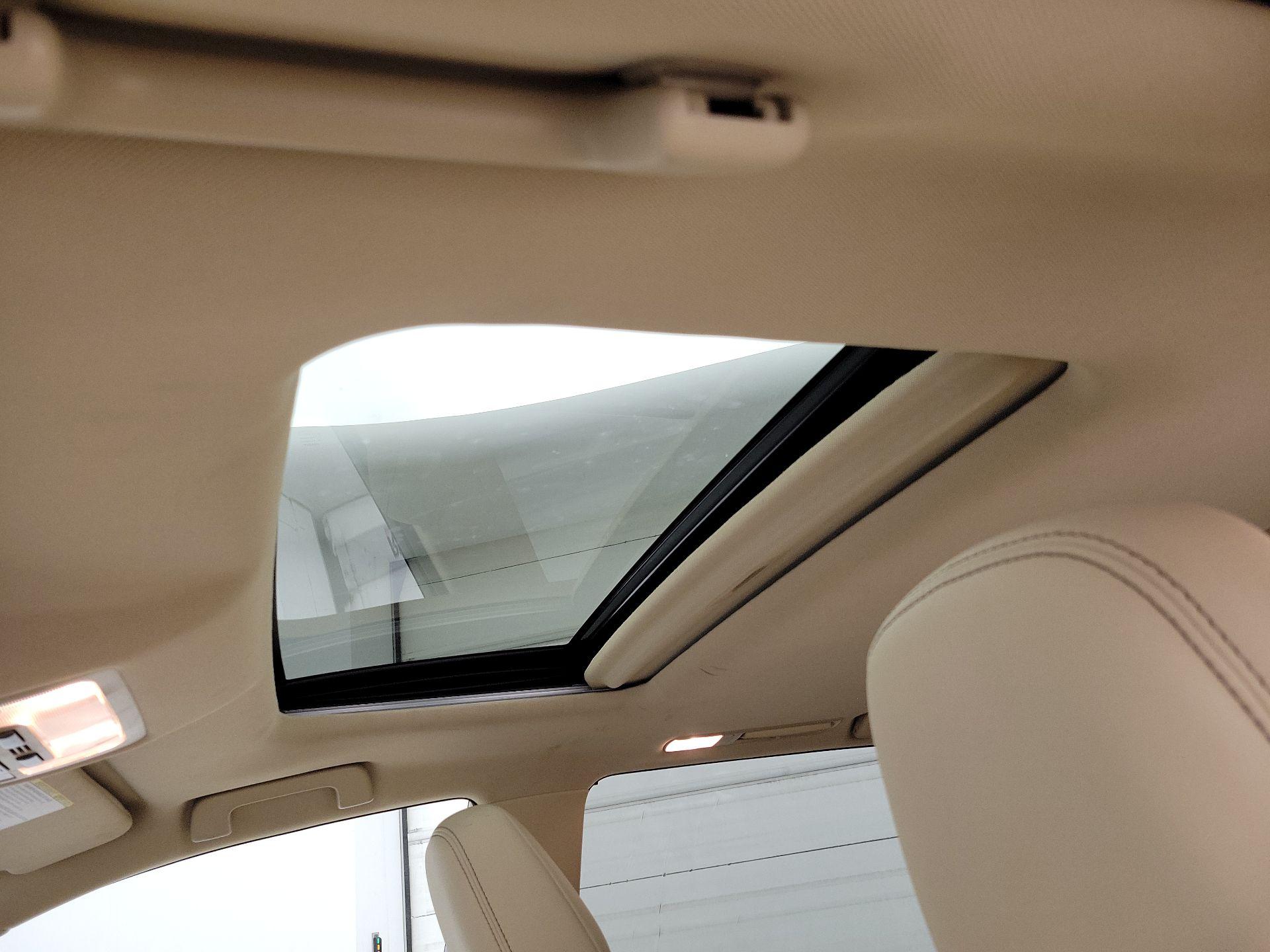 Thumbnail: 2015 Toyota Highlander - 20