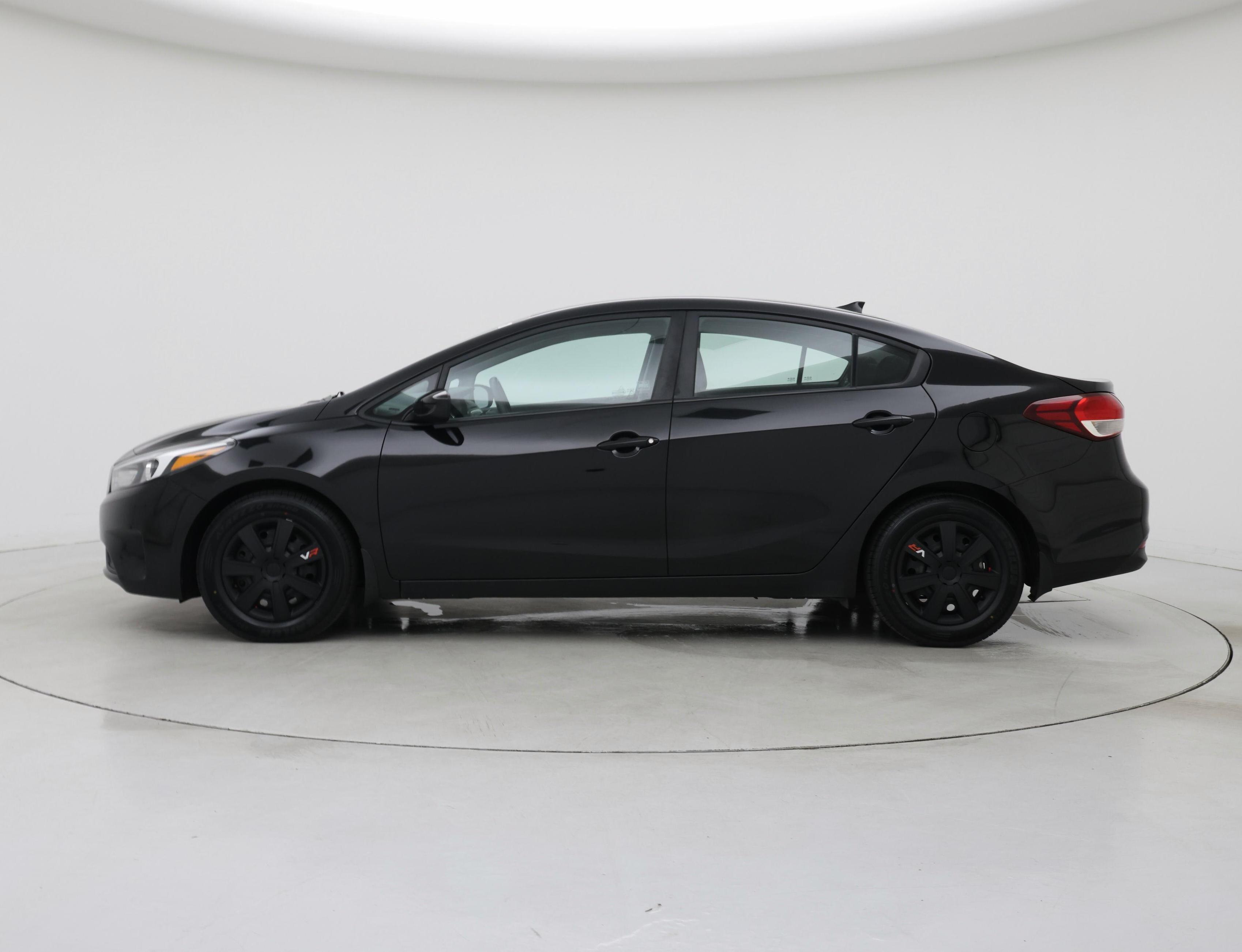 Thumbnail: 2017 Kia Forte - 3