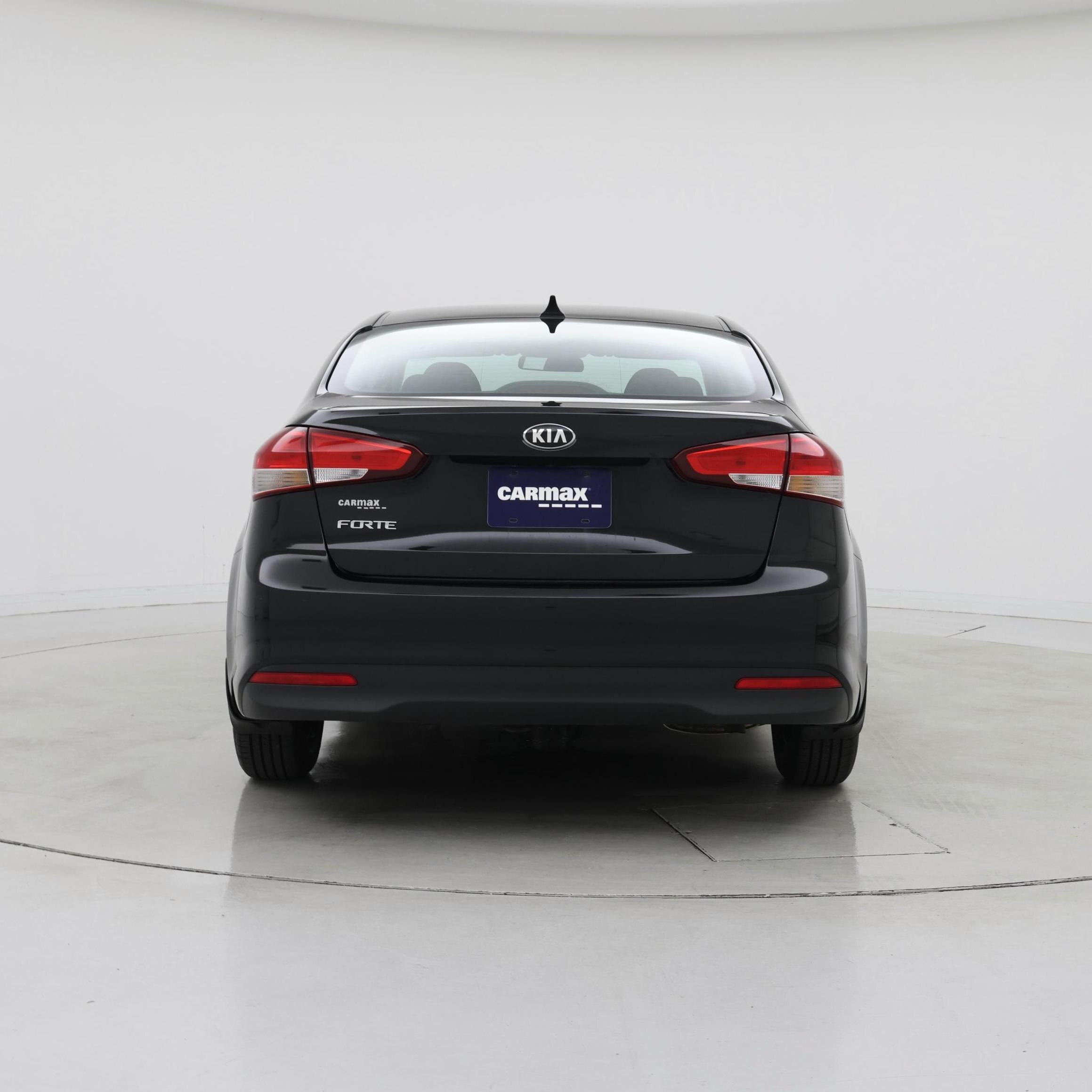Thumbnail: 2017 Kia Forte - 6