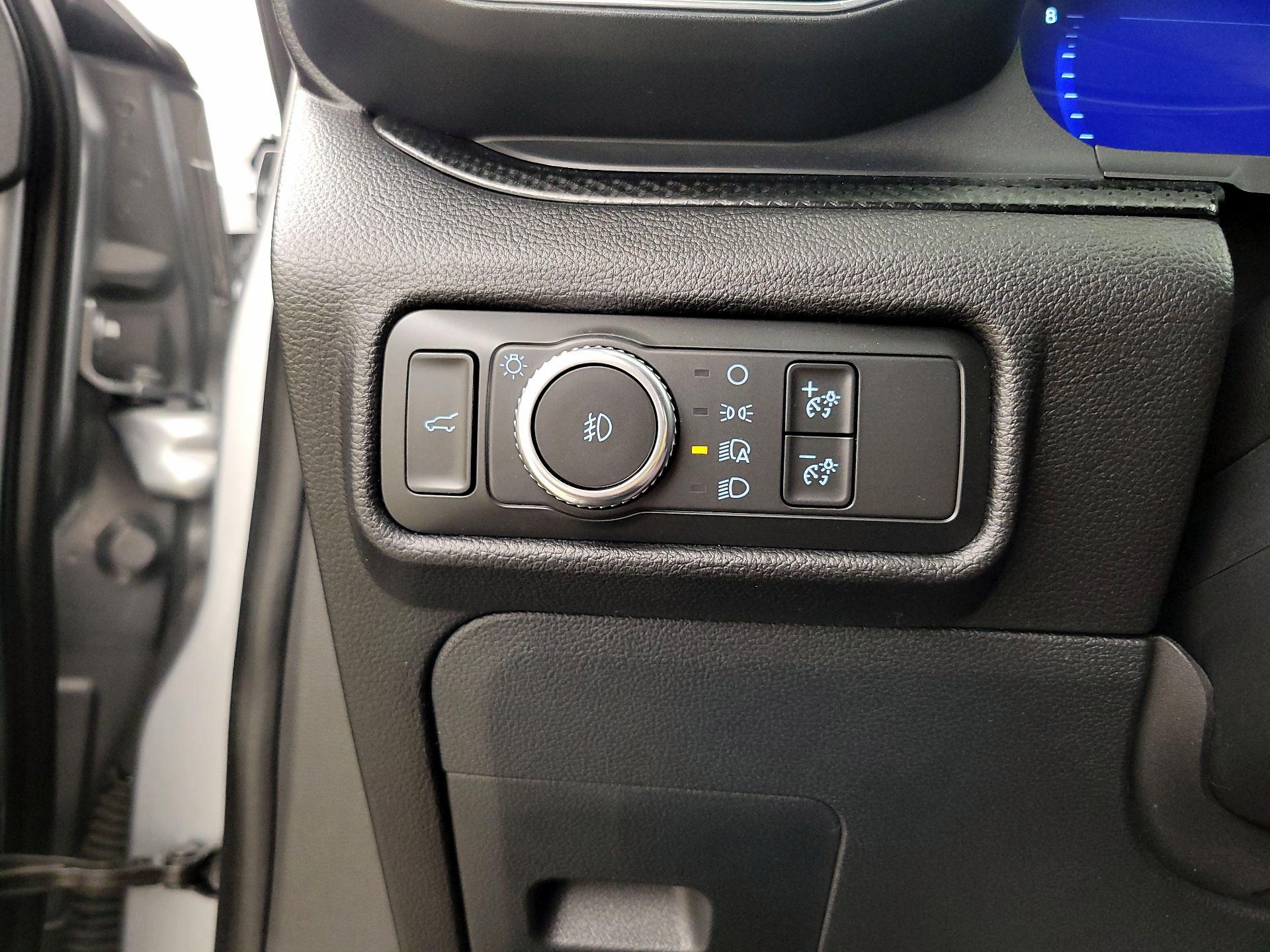 Thumbnail: 2021 Ford Explorer - 13