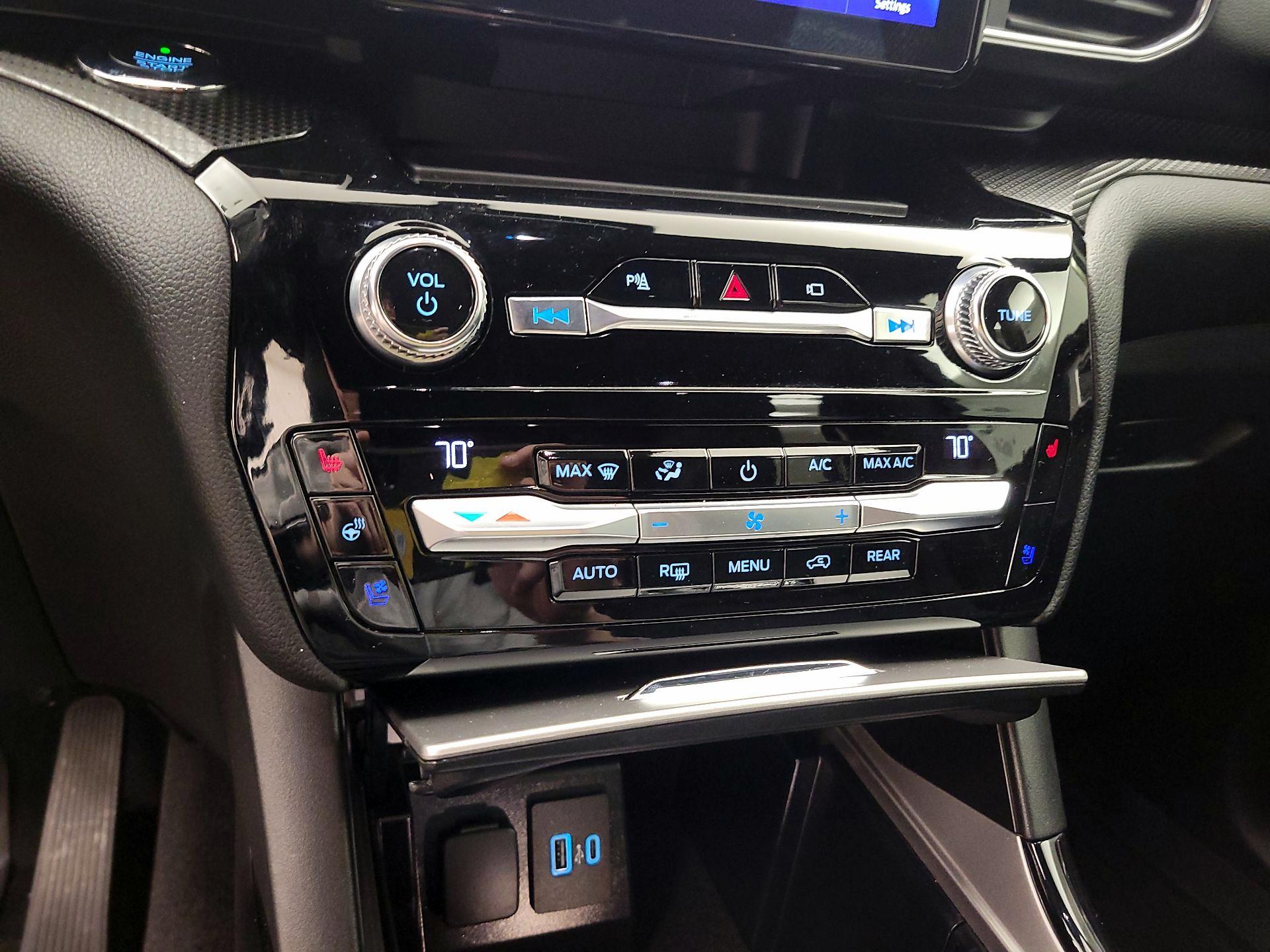 Thumbnail: 2021 Ford Explorer - 17