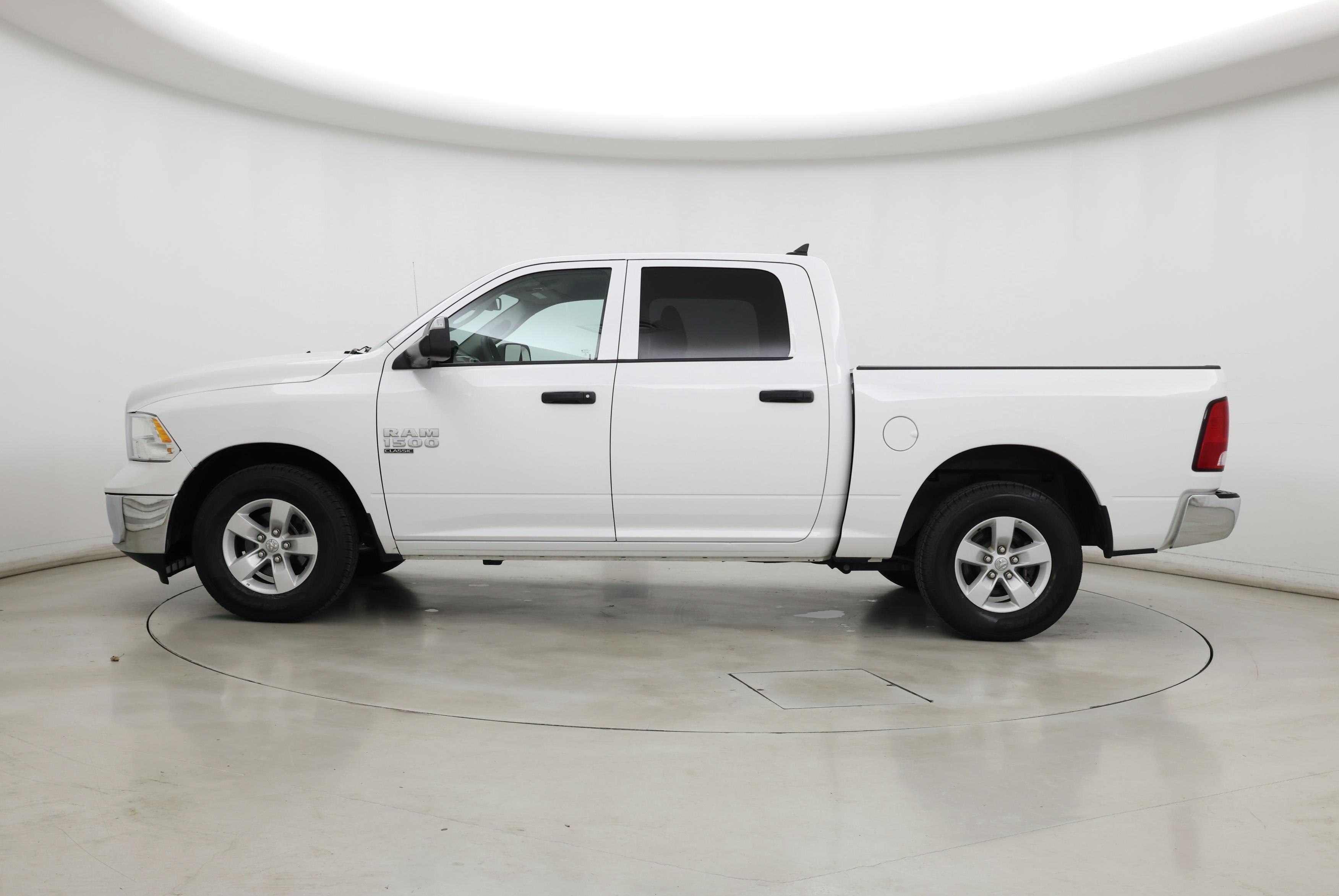 Thumbnail: 2022 RAM 1500 Classic - 3