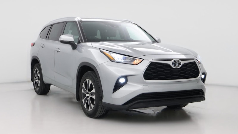 2022 Toyota Highlander XLE Hero Image