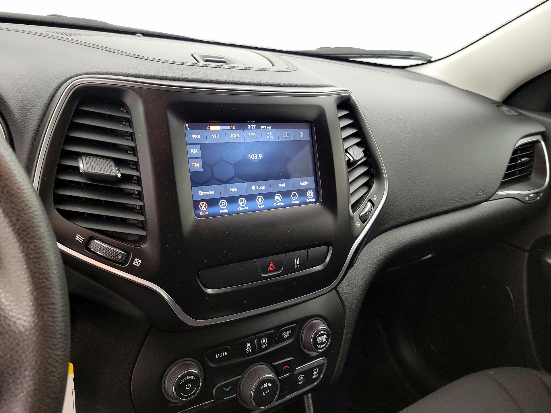 Thumbnail: 2021 Jeep Cherokee - 14