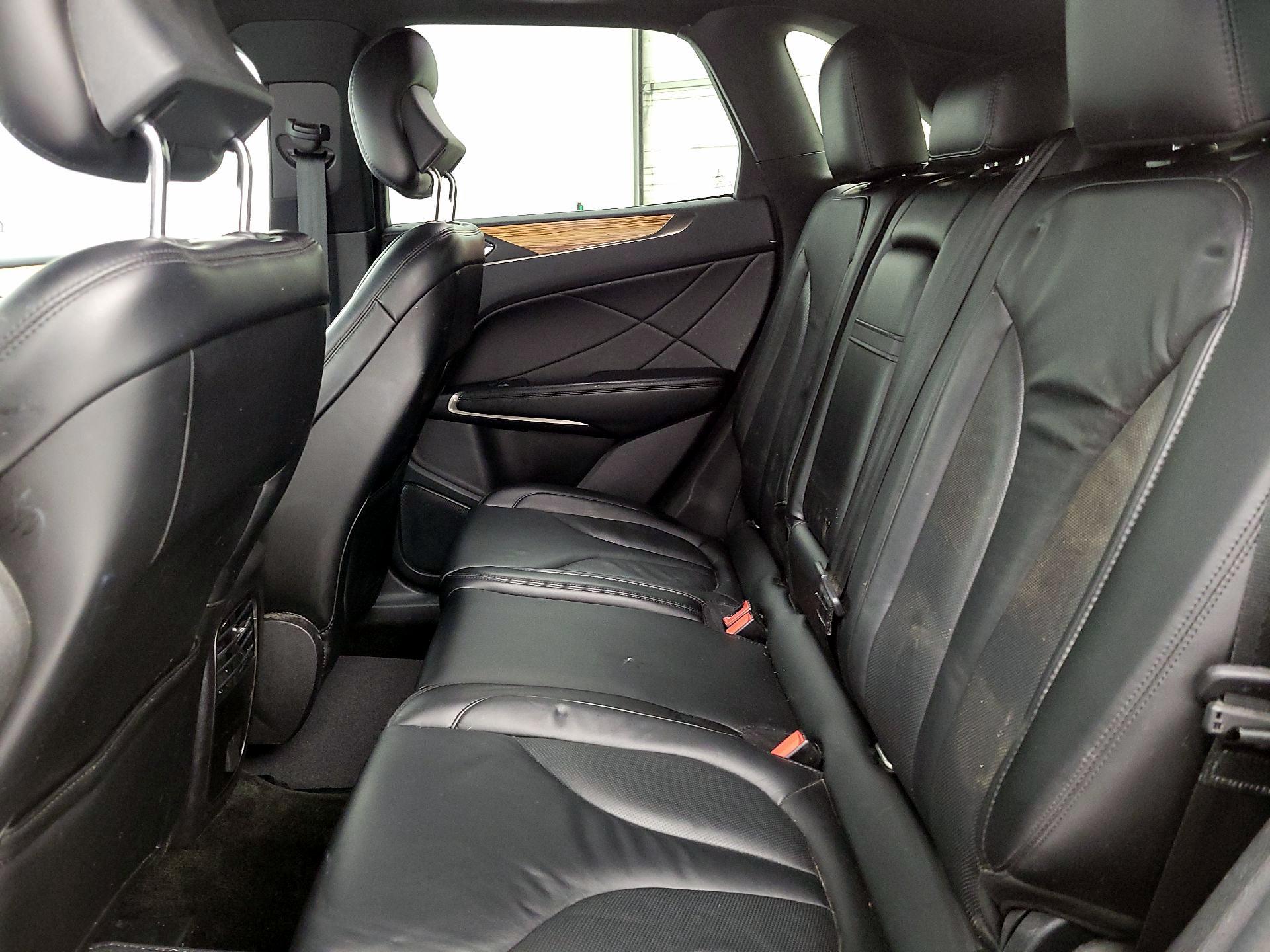 Thumbnail: 2016 Lincoln MKC - 18
