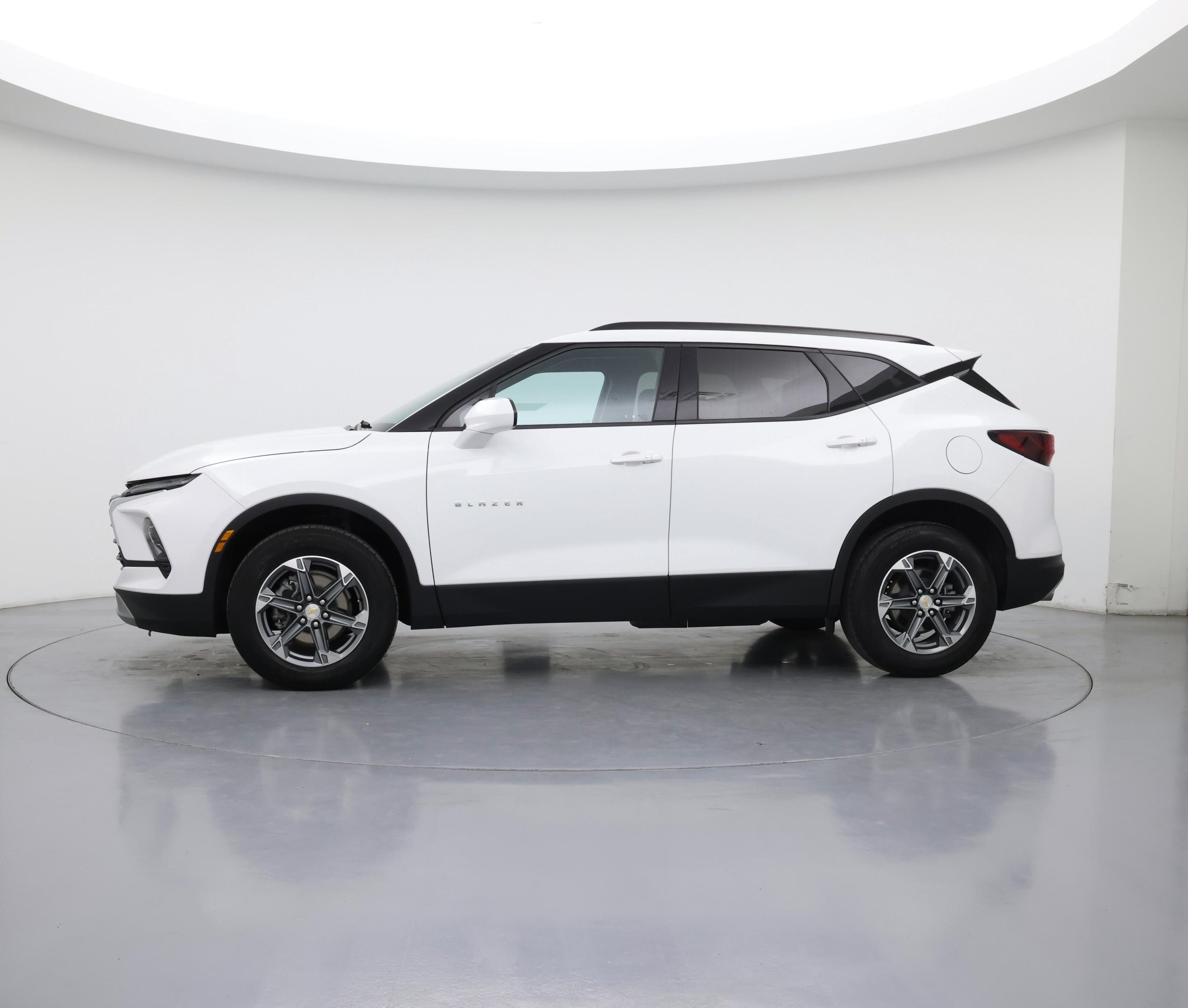 Thumbnail: 2023 Chevrolet Blazer - 3