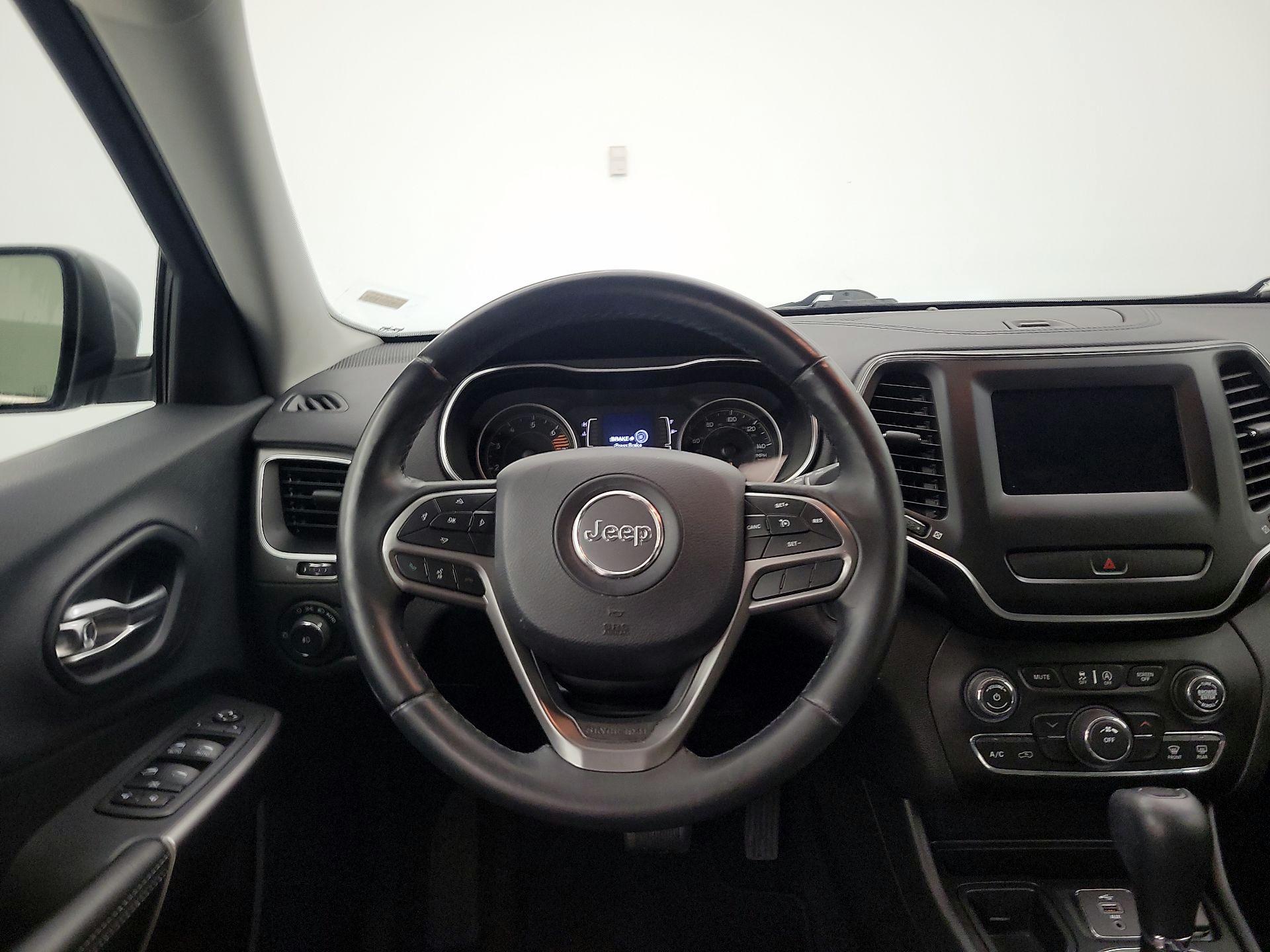 Thumbnail: 2019 Jeep Cherokee - 10