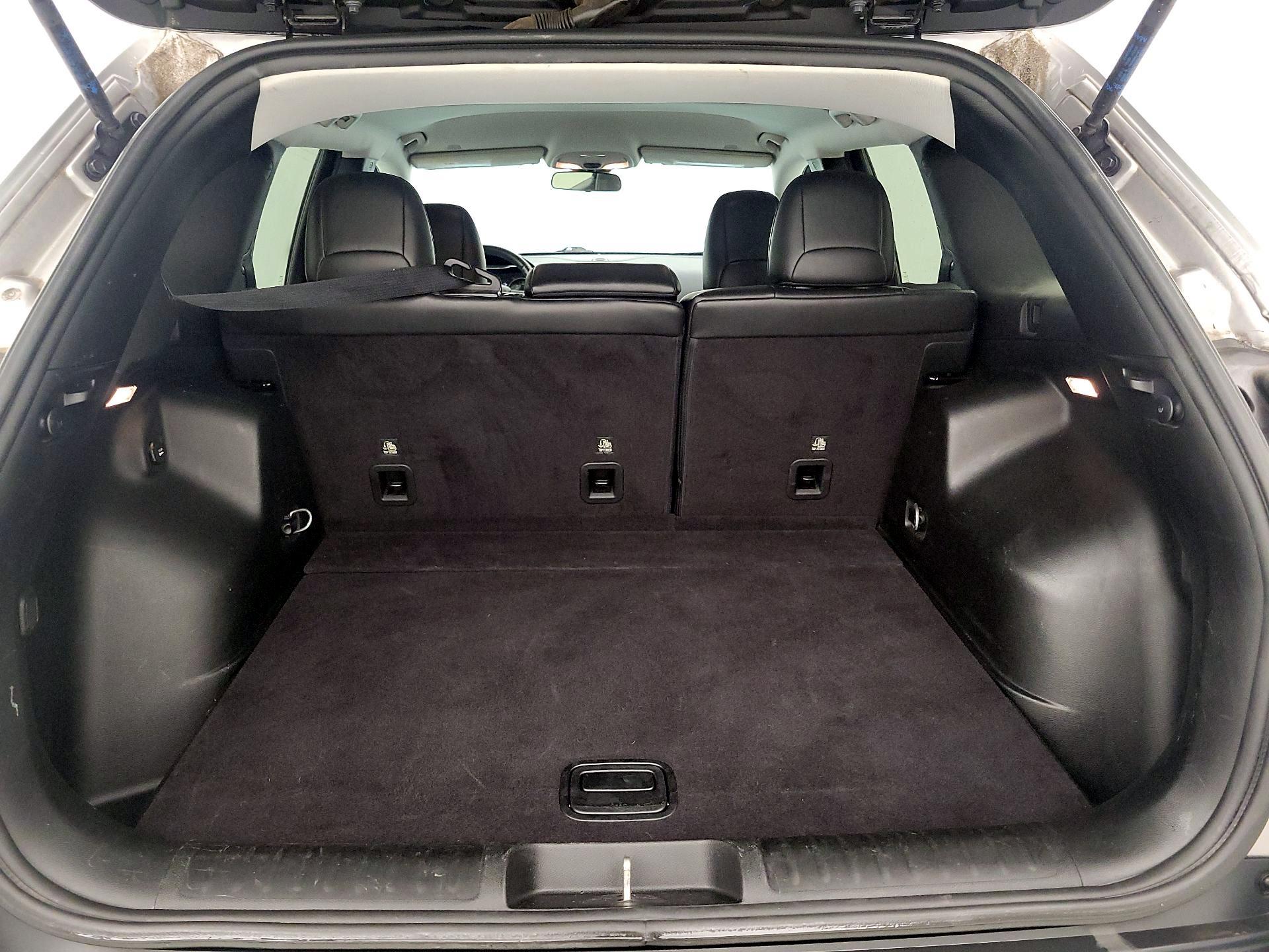 Thumbnail: 2019 Jeep Cherokee - 16