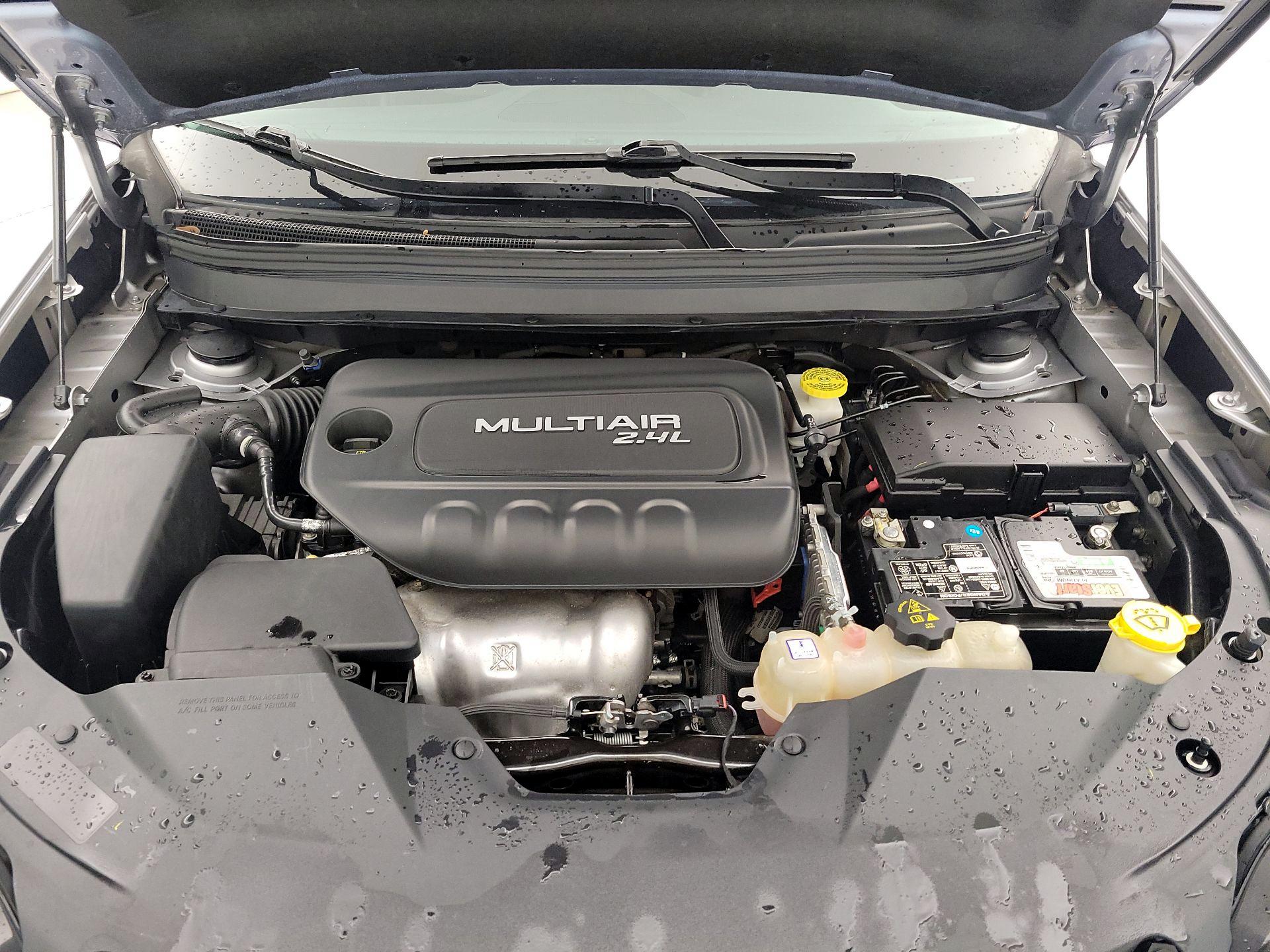 Thumbnail: 2019 Jeep Cherokee - 17