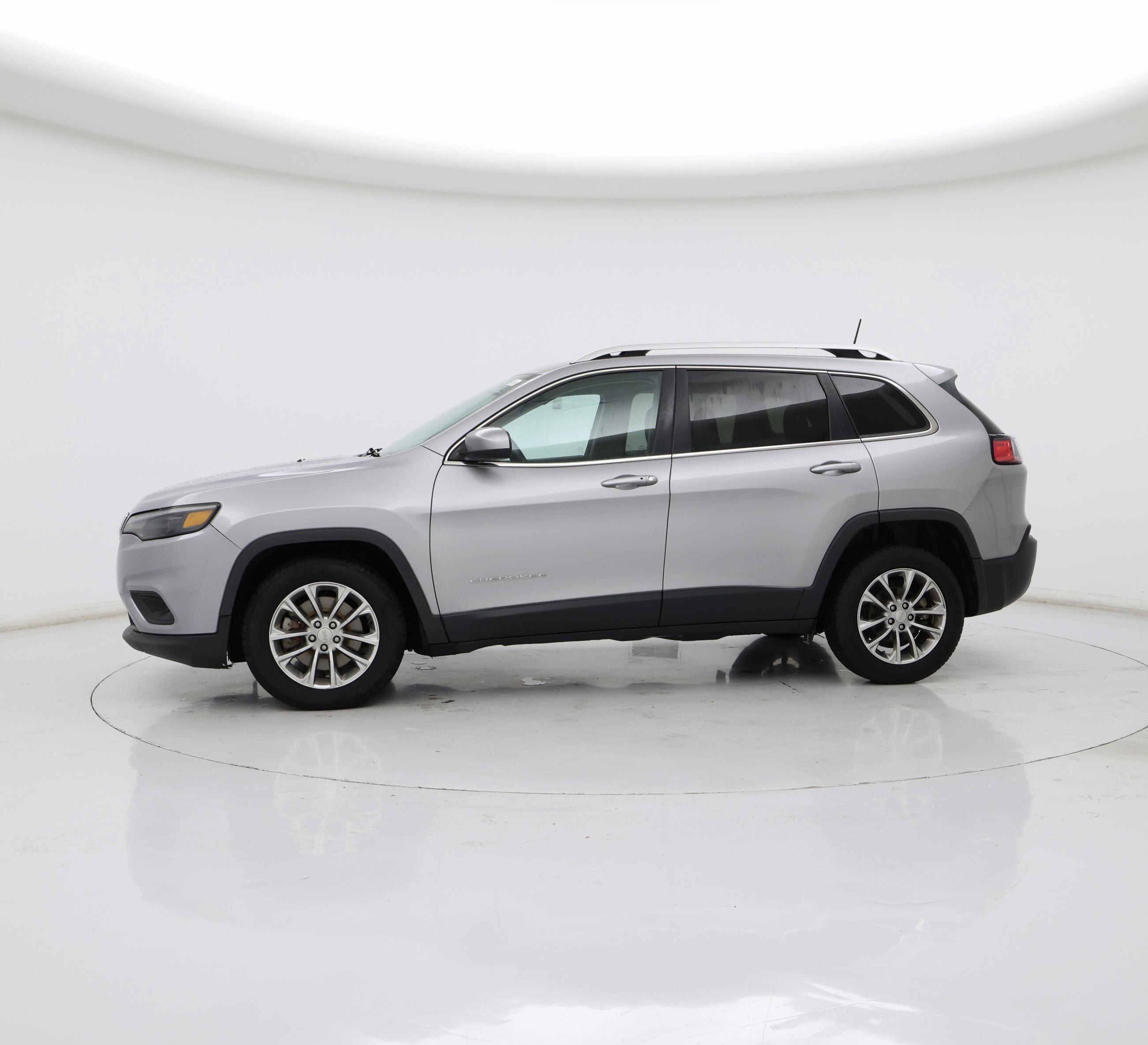 Thumbnail: 2019 Jeep Cherokee - 3