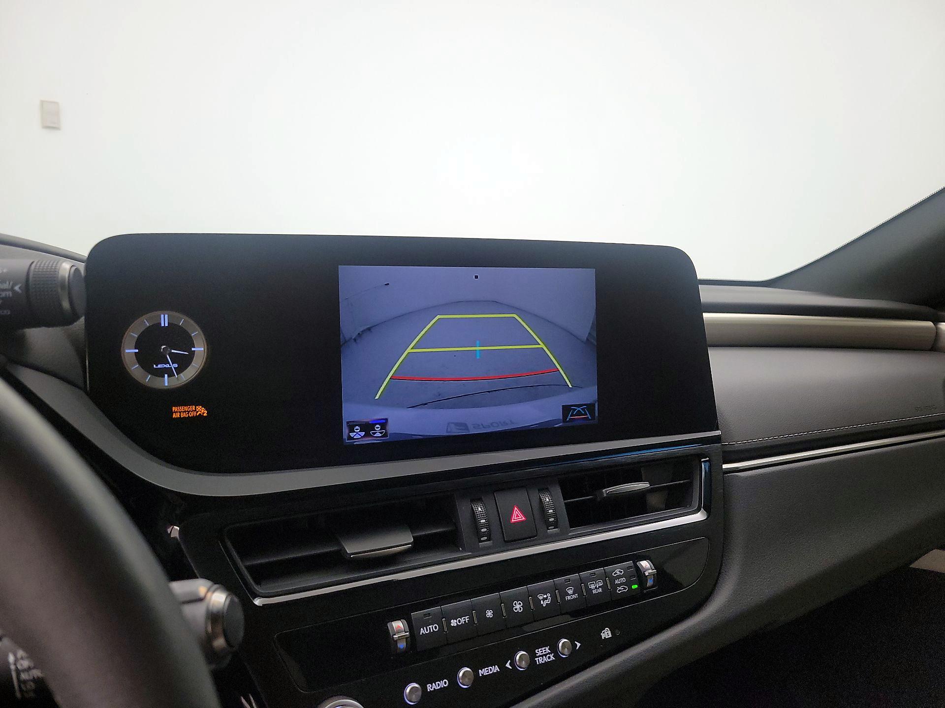 Thumbnail: 2022 Lexus ES - 13