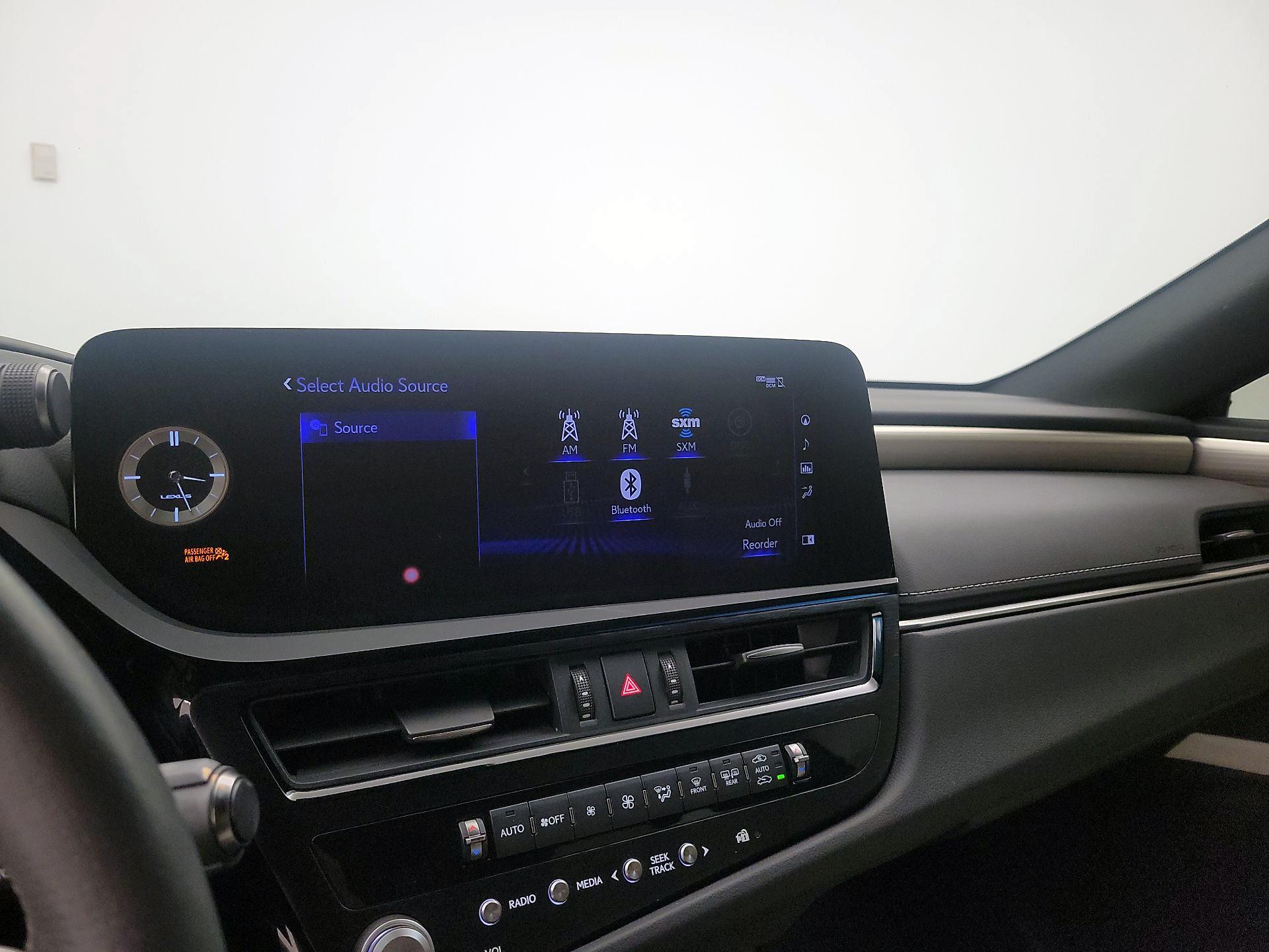 Thumbnail: 2022 Lexus ES - 14