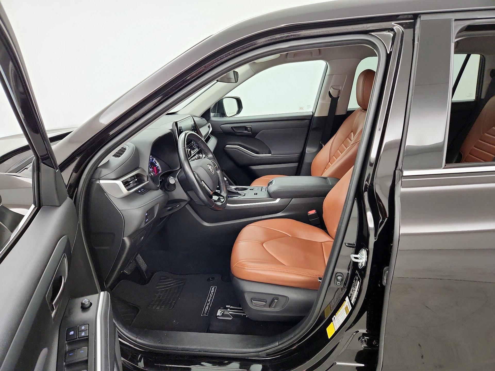 Thumbnail: 2020 Toyota Highlander - 11