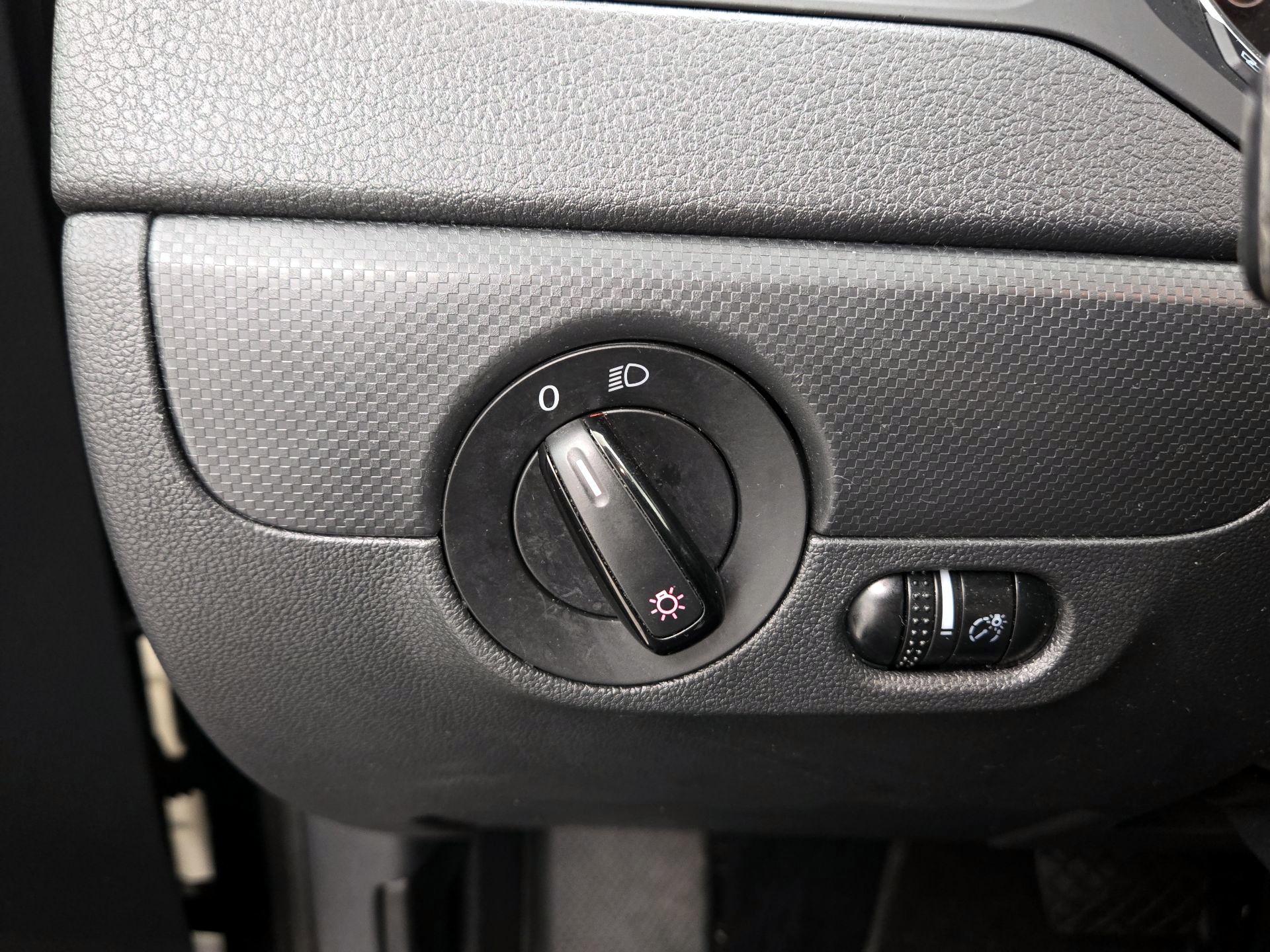 Thumbnail: 2015 Volkswagen Jetta - 13