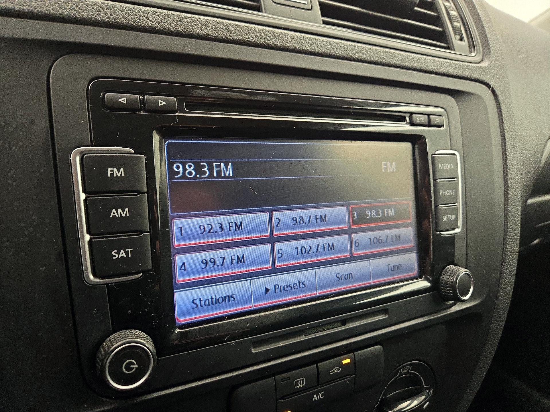 Thumbnail: 2015 Volkswagen Jetta - 15