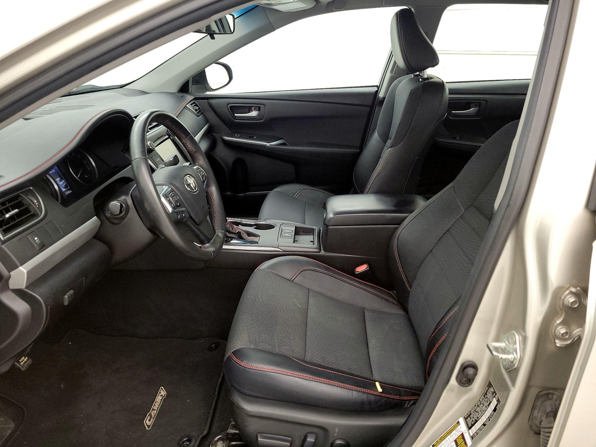 Thumbnail: 2017 Toyota Camry - 11