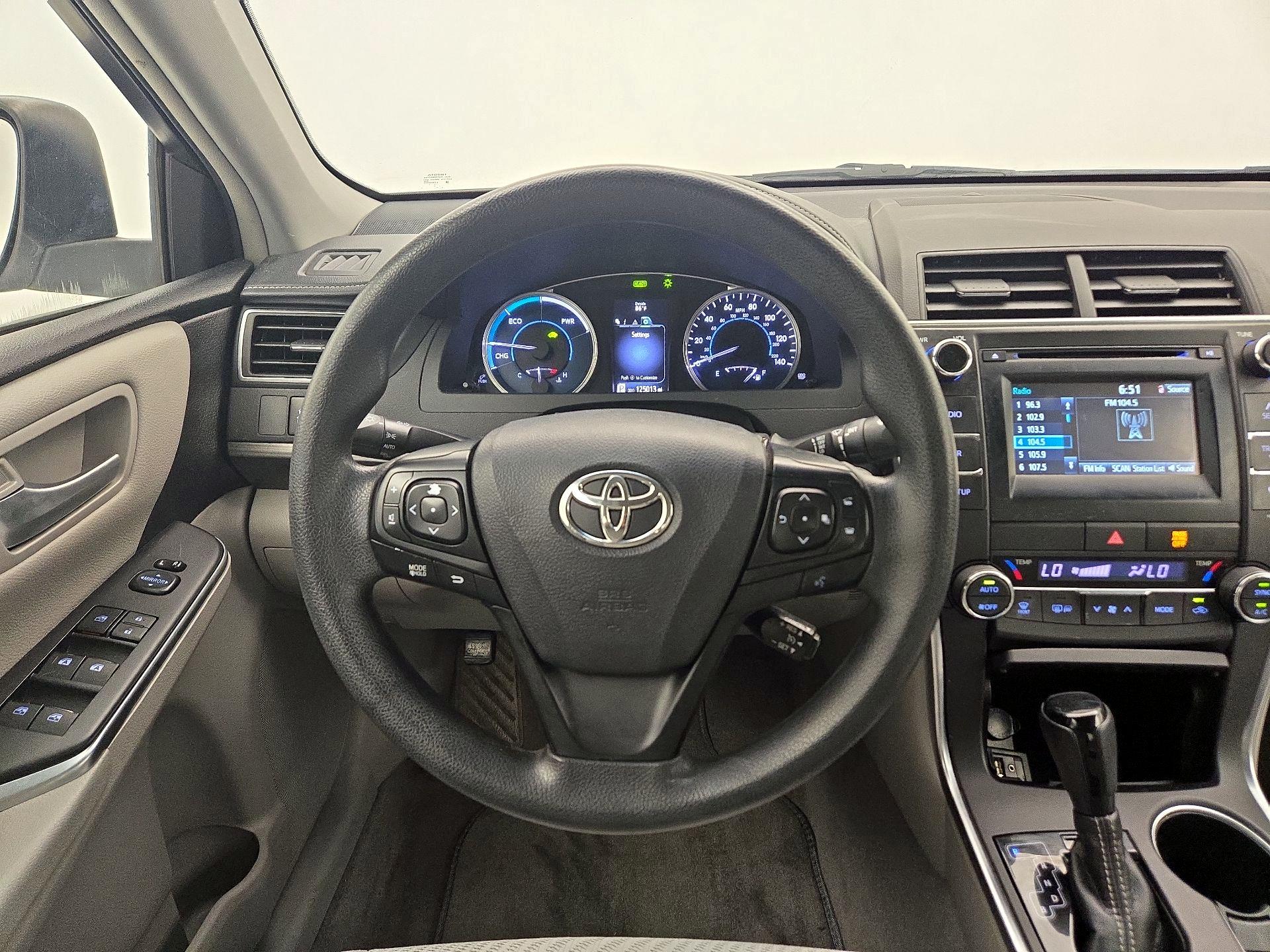 Thumbnail: 2016 Toyota Camry - 10