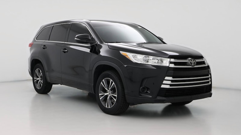 2017 Toyota Highlander LE Hero Image