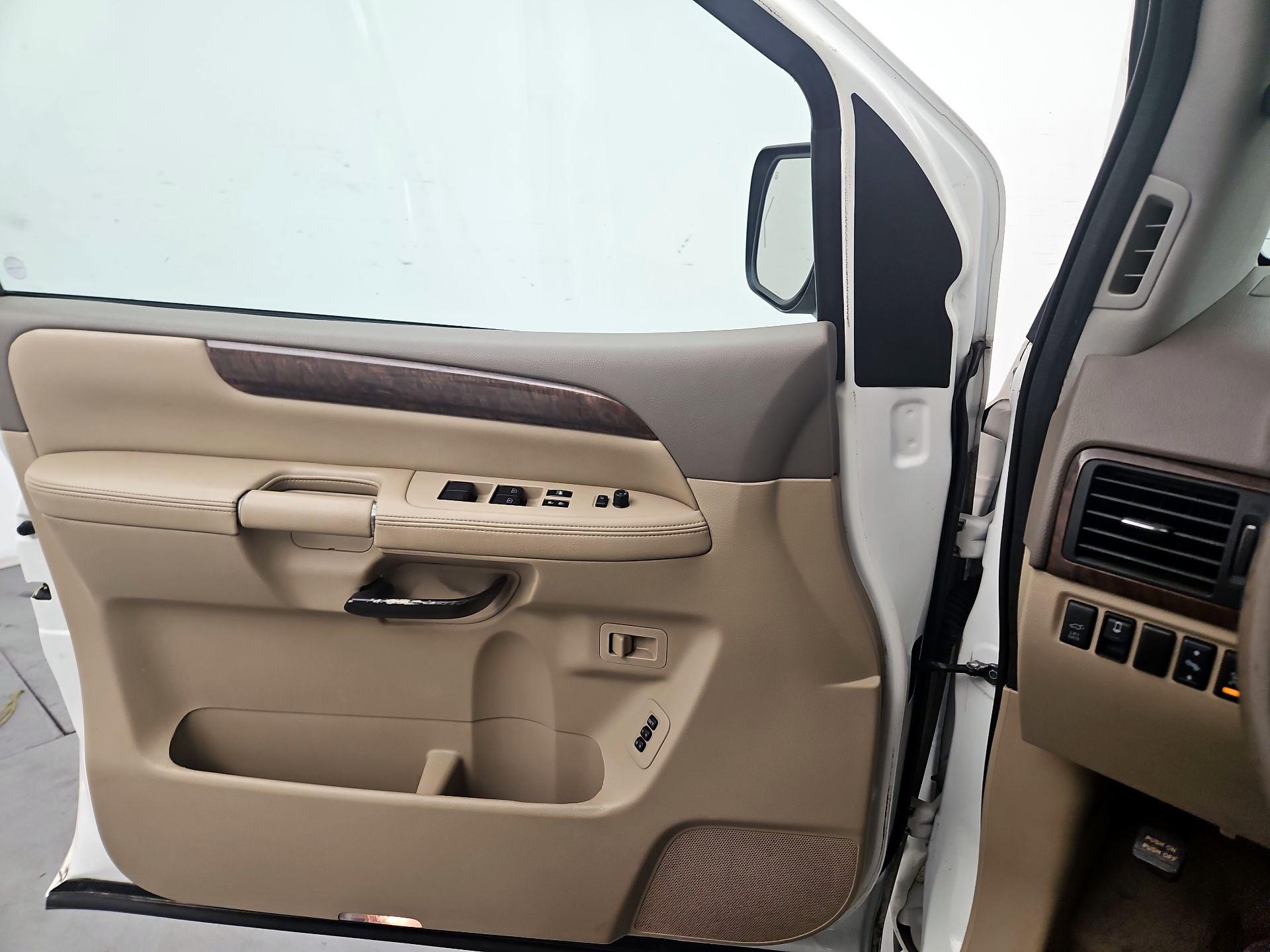 Thumbnail: 2014 Nissan Armada - 12