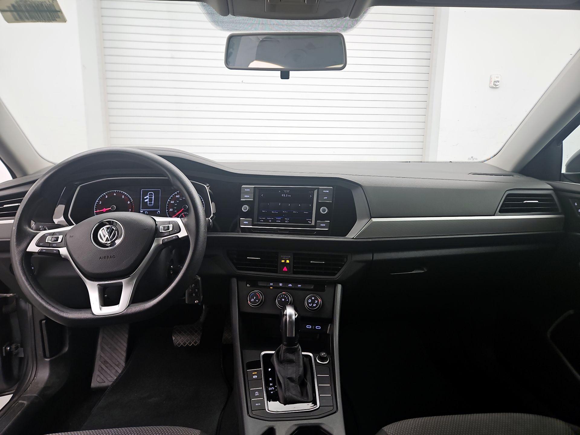 Thumbnail: 2020 Volkswagen Jetta - 9