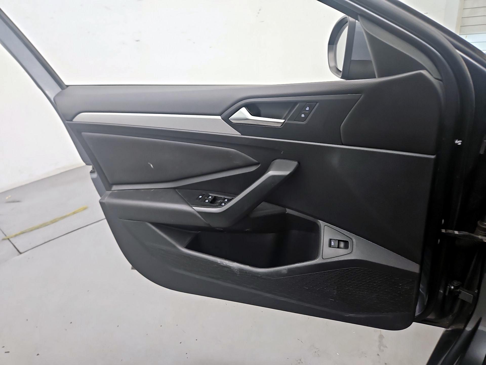 Thumbnail: 2020 Volkswagen Jetta - 12