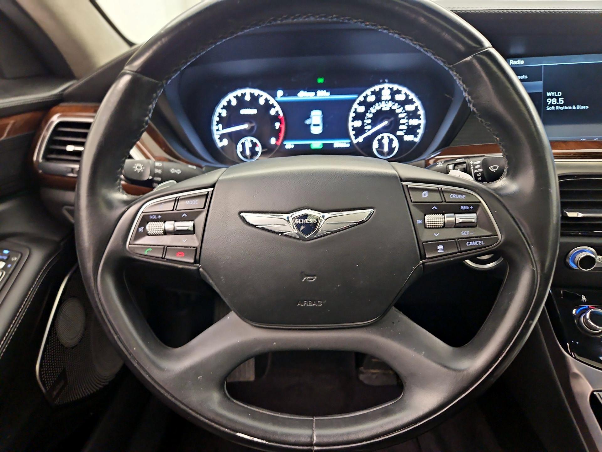 Thumbnail: 2019 Genesis G90 - 10