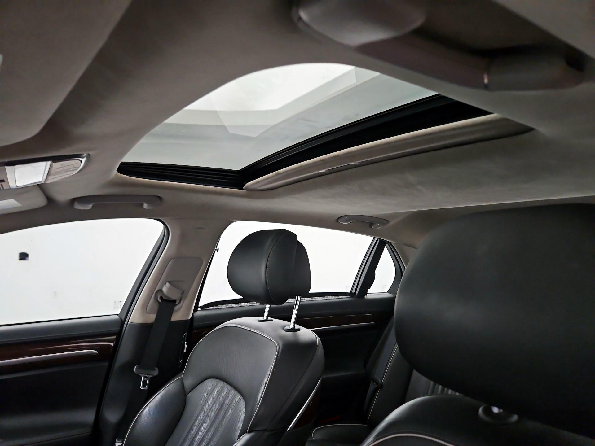 Thumbnail: 2019 Genesis G90 - 20