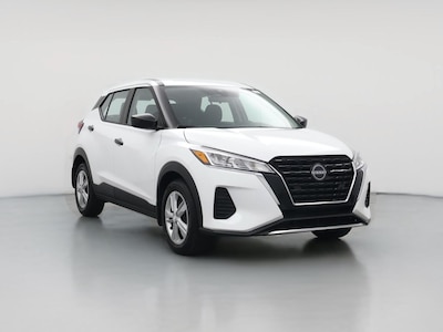 White 2023 Nissan Kicks S