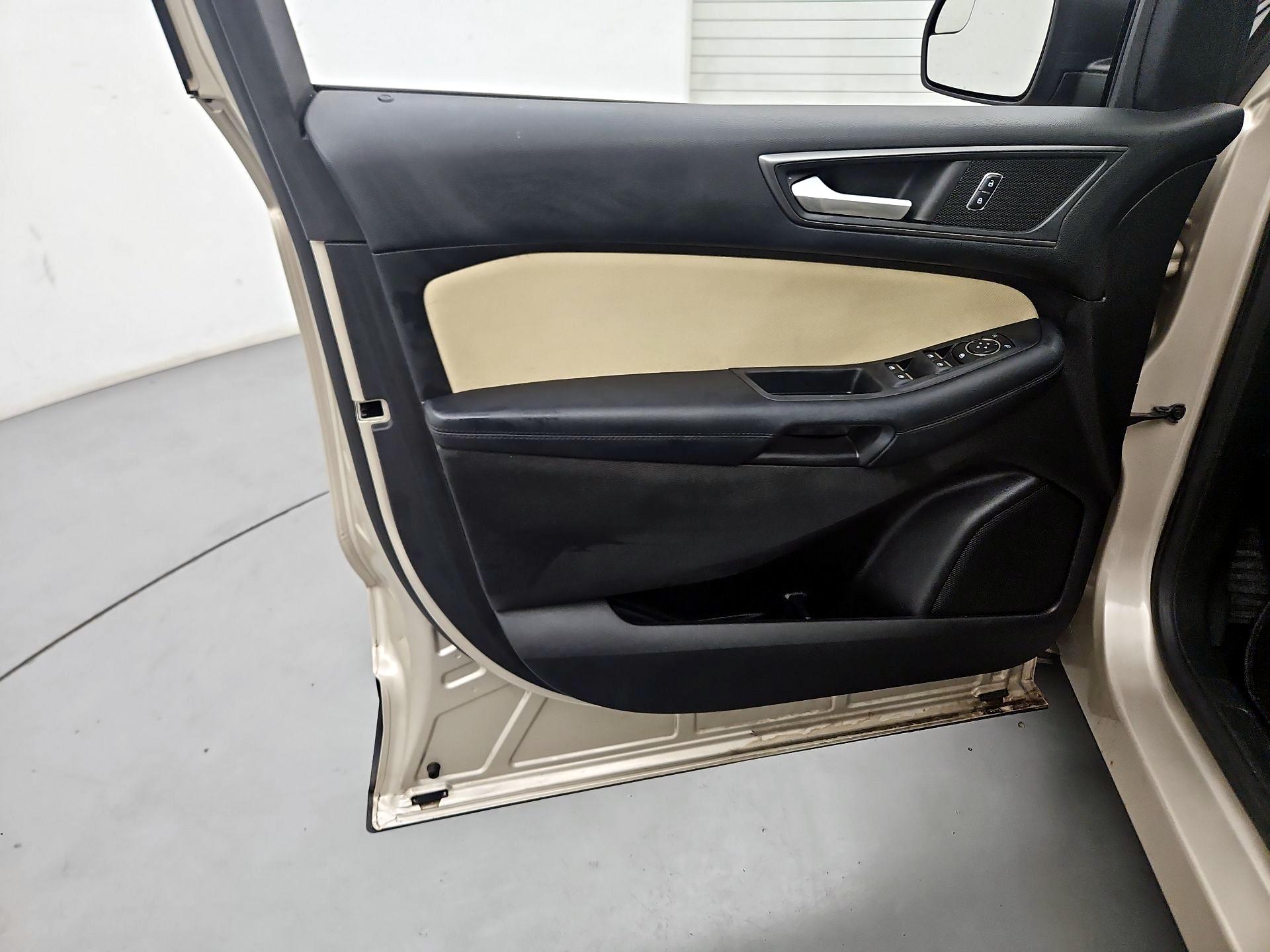 Thumbnail: 2018 Ford Edge - 12