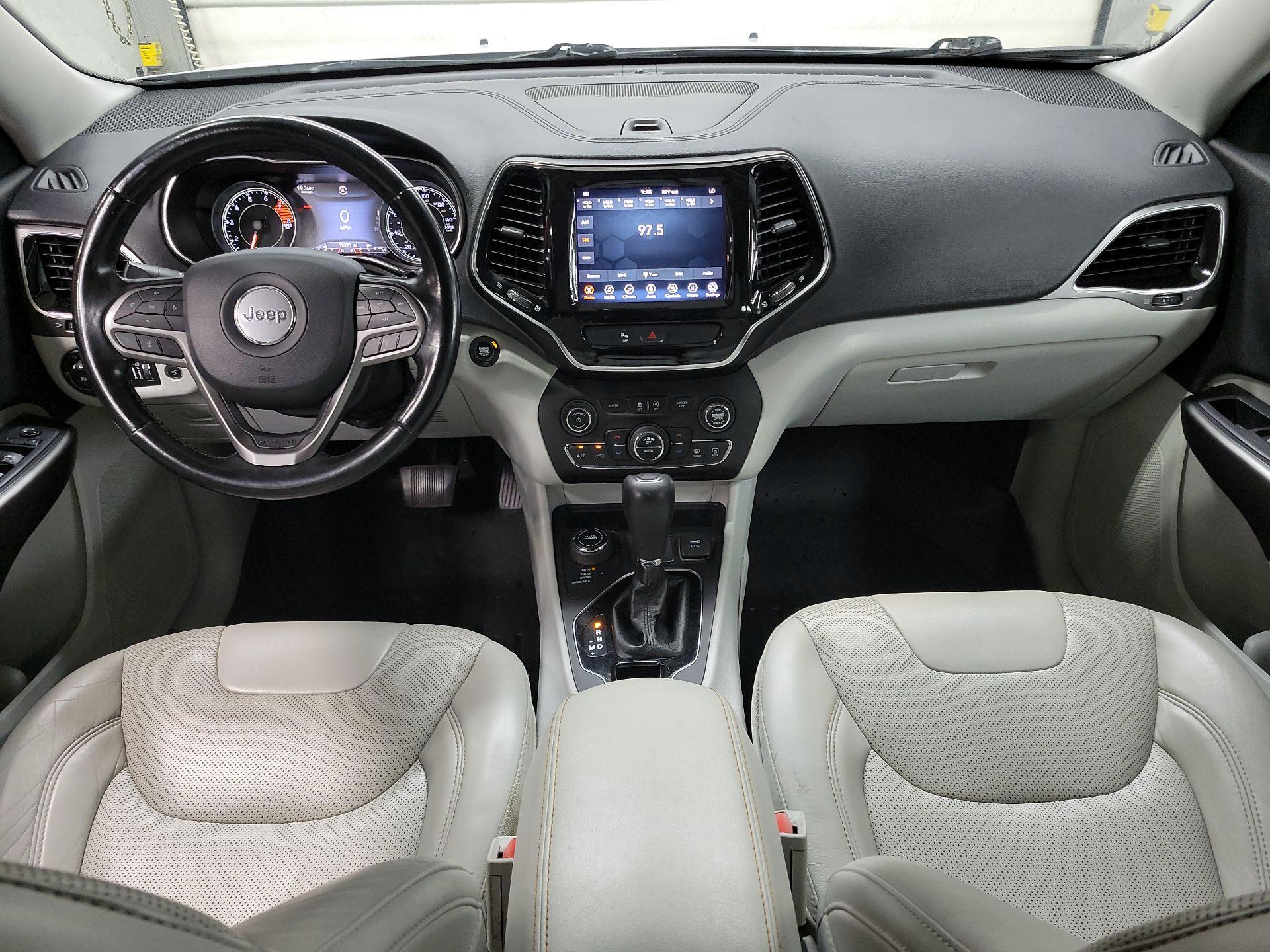 Thumbnail: 2020 Jeep Cherokee - 9