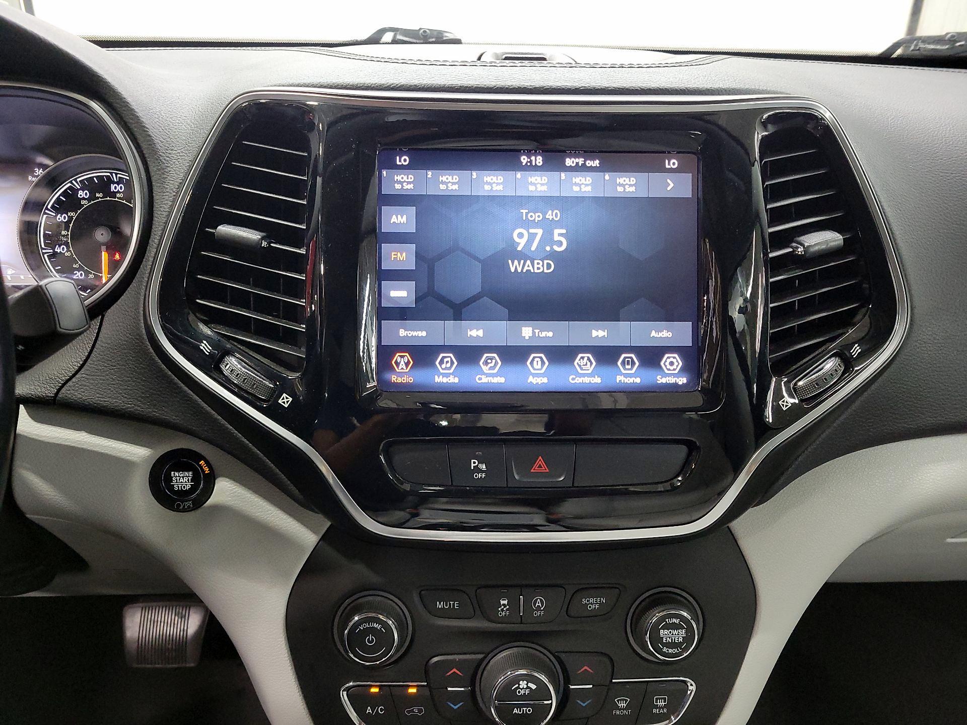 Thumbnail: 2020 Jeep Cherokee - 15