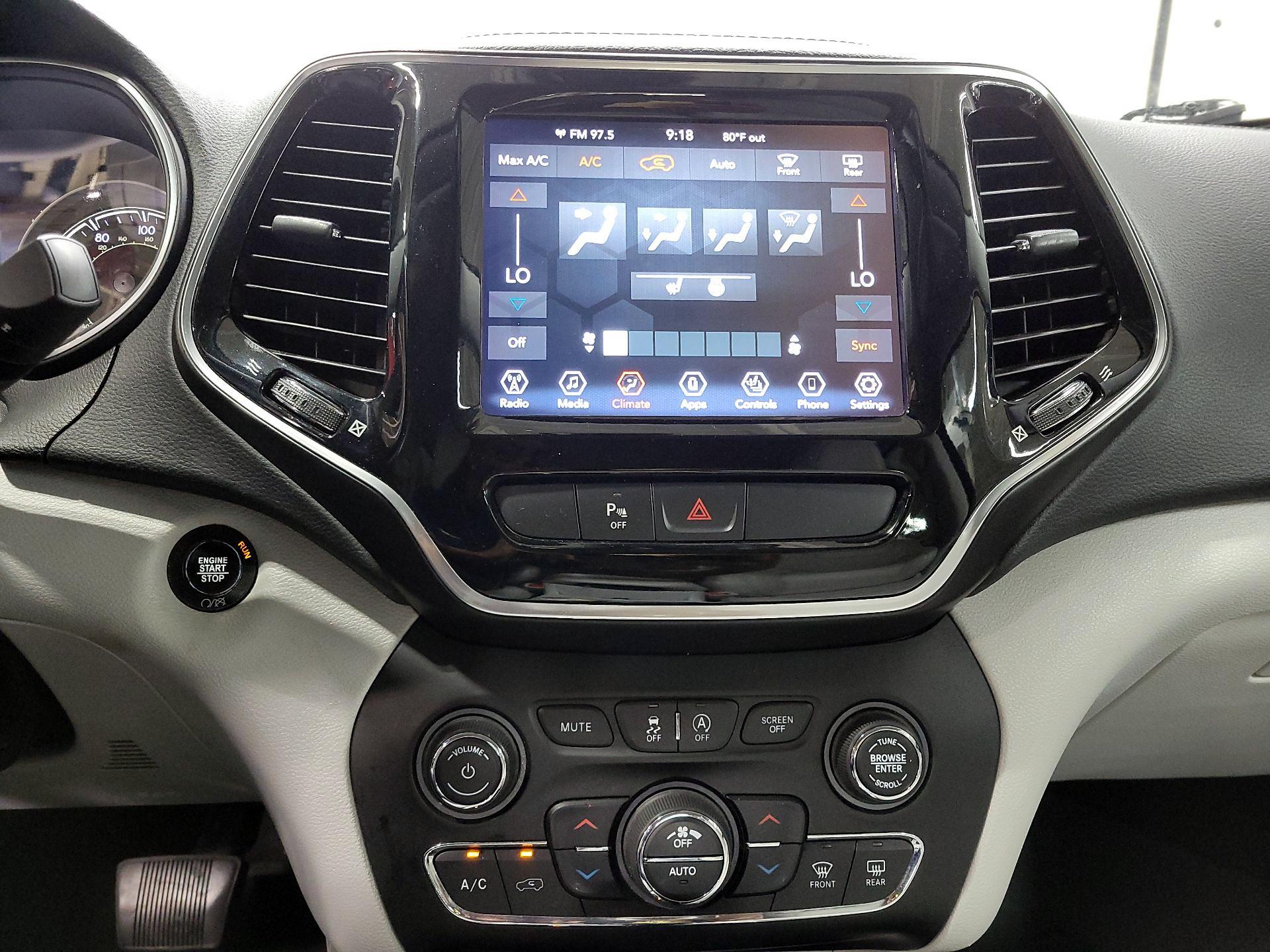 Thumbnail: 2020 Jeep Cherokee - 16