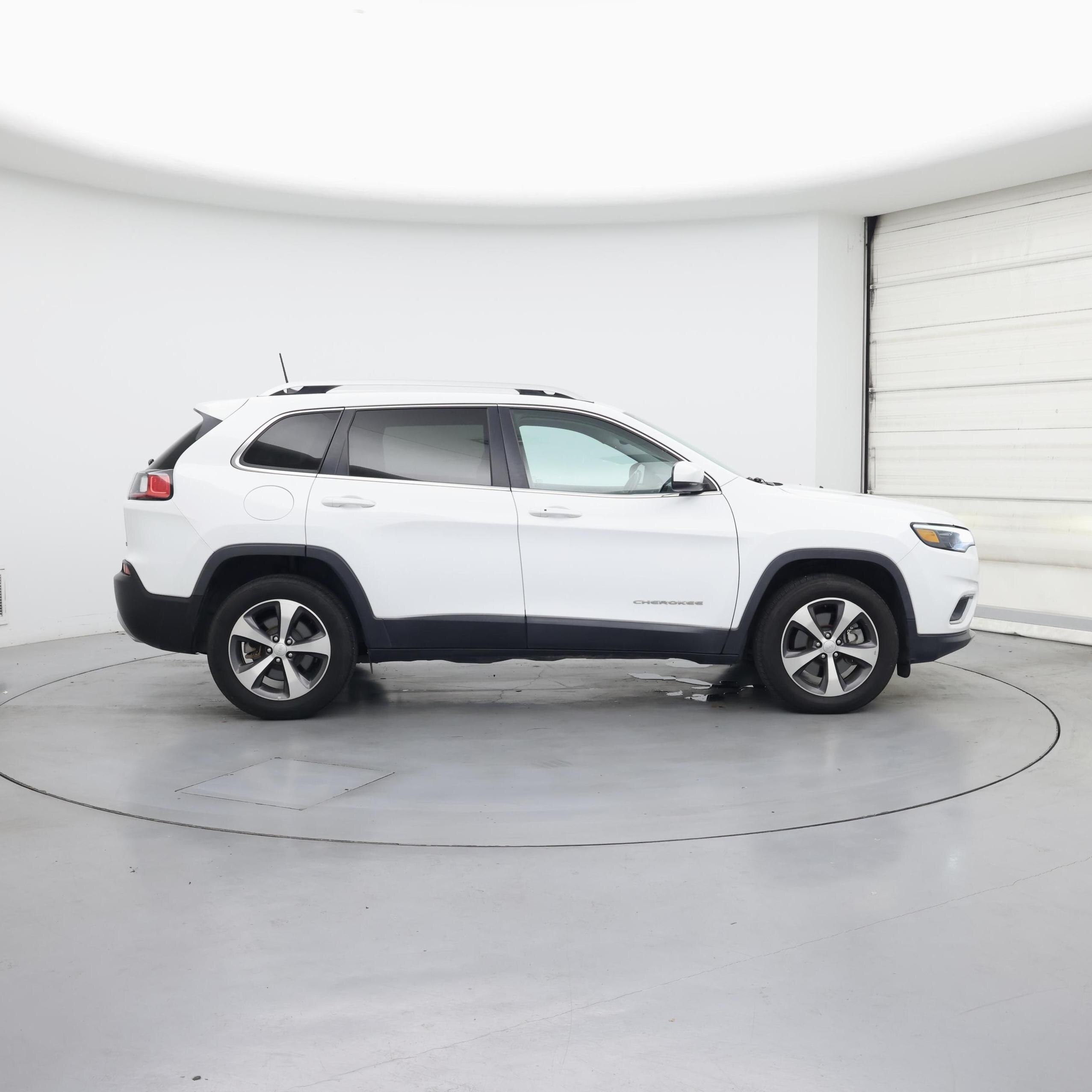 Thumbnail: 2020 Jeep Cherokee - 7