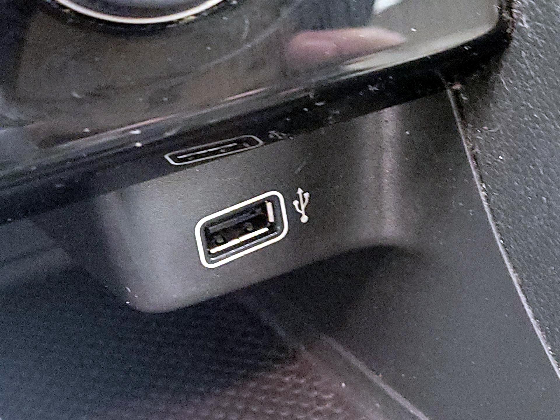 Thumbnail: 2019 Volkswagen Jetta - 18