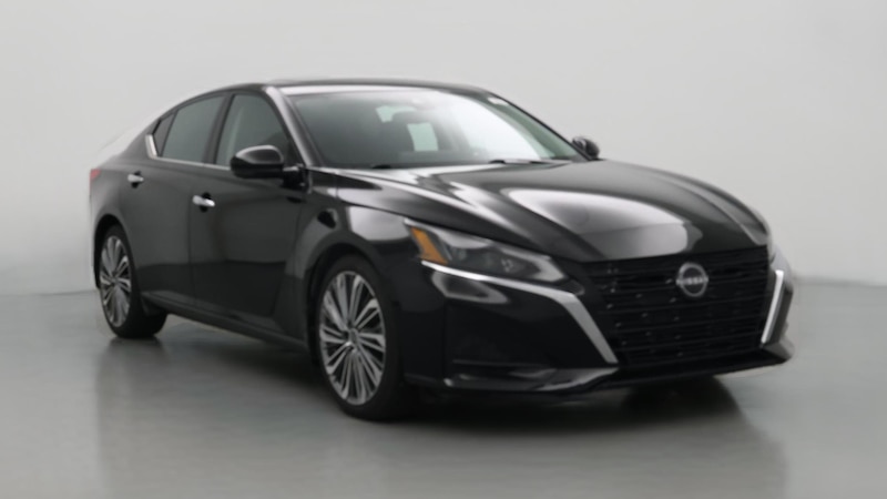 2023 Nissan Altima SL Hero Image