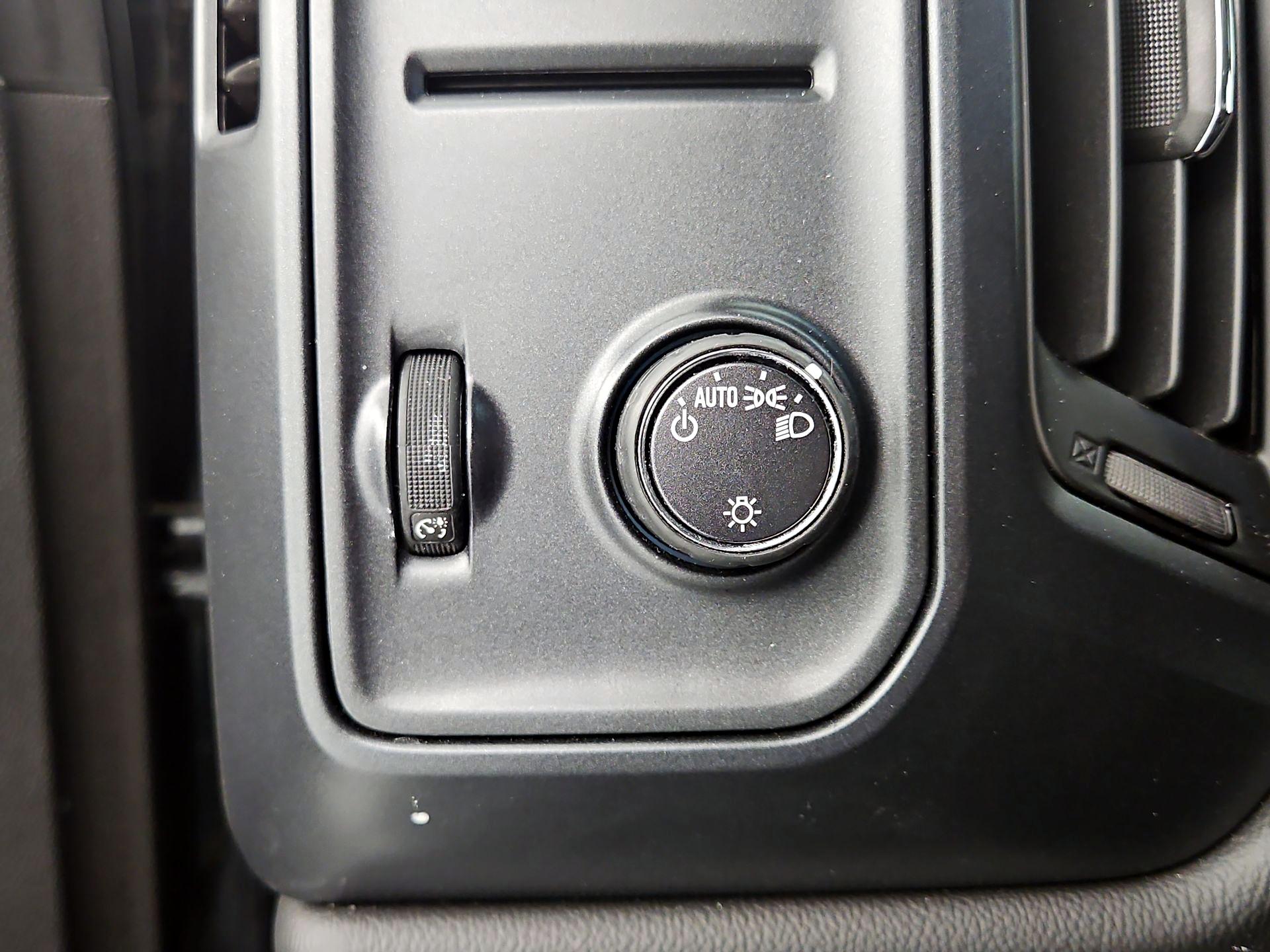 Thumbnail: 2017 Chevrolet Silverado 1500 - 13