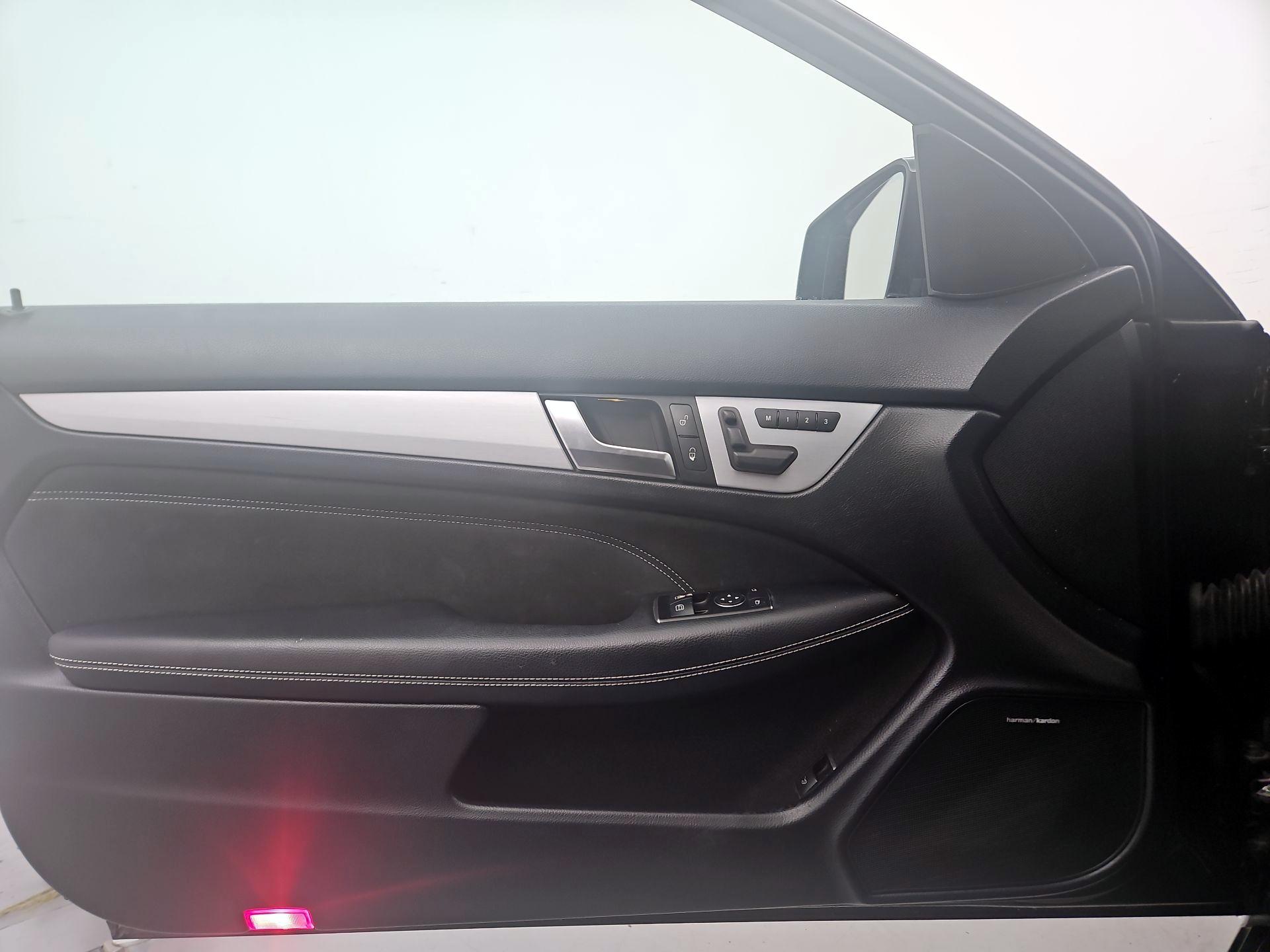 Thumbnail: 2015 Mercedes-Benz C-Class - 12