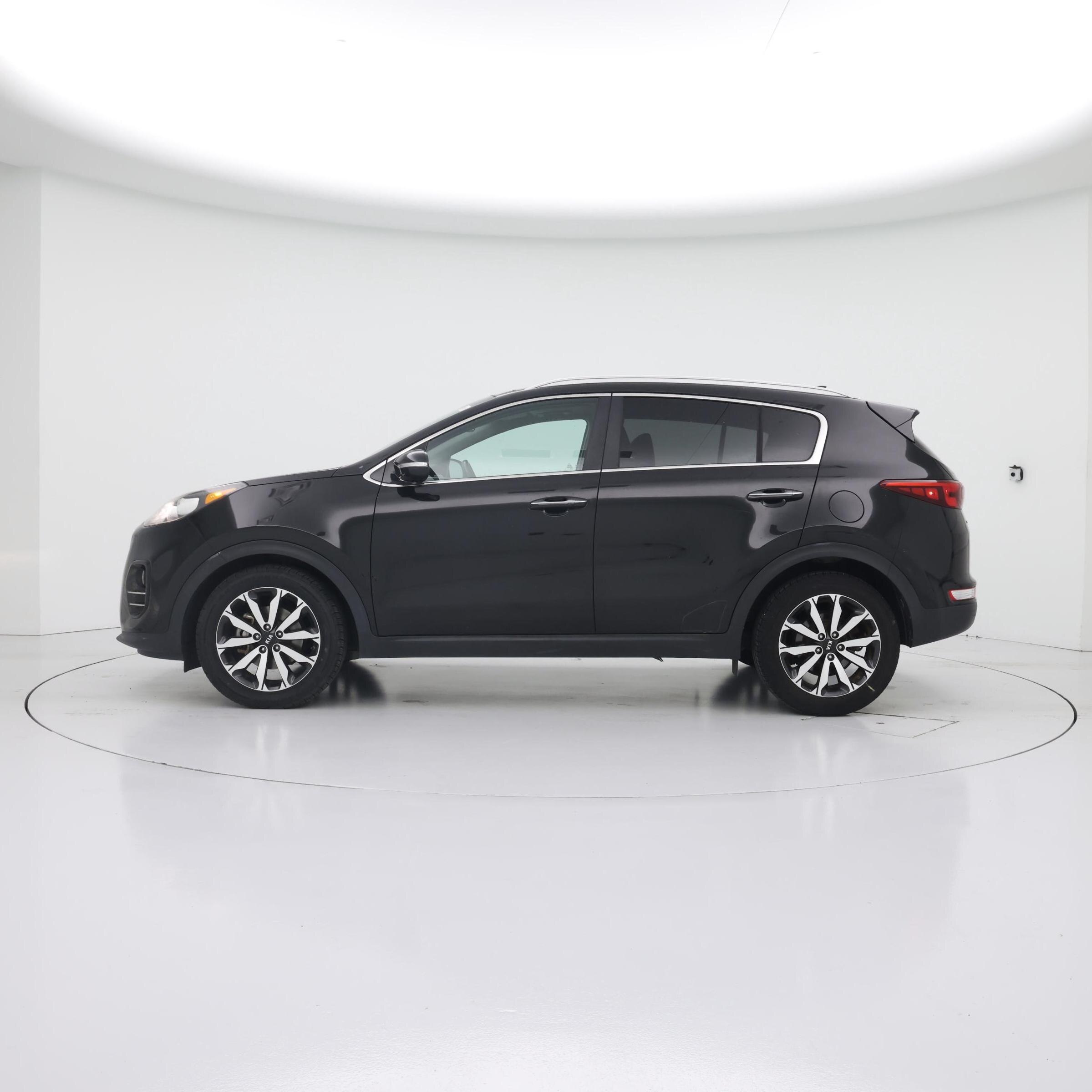 Thumbnail: 2017 Kia Sportage - 3