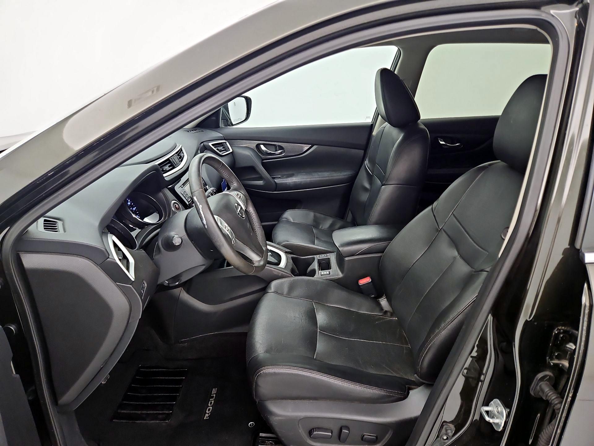 Thumbnail: 2016 Nissan Rogue - 11