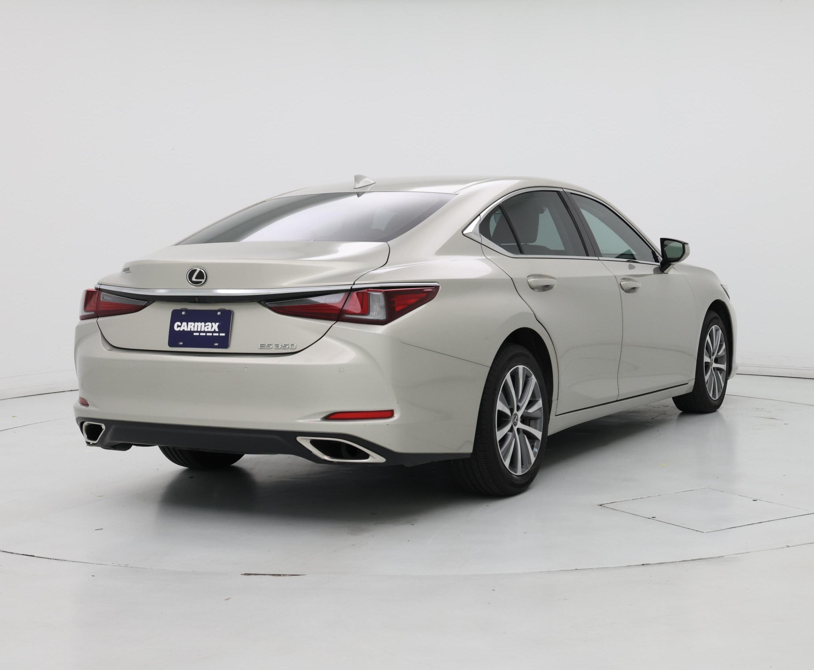 Thumbnail: 2019 Lexus ES - 8