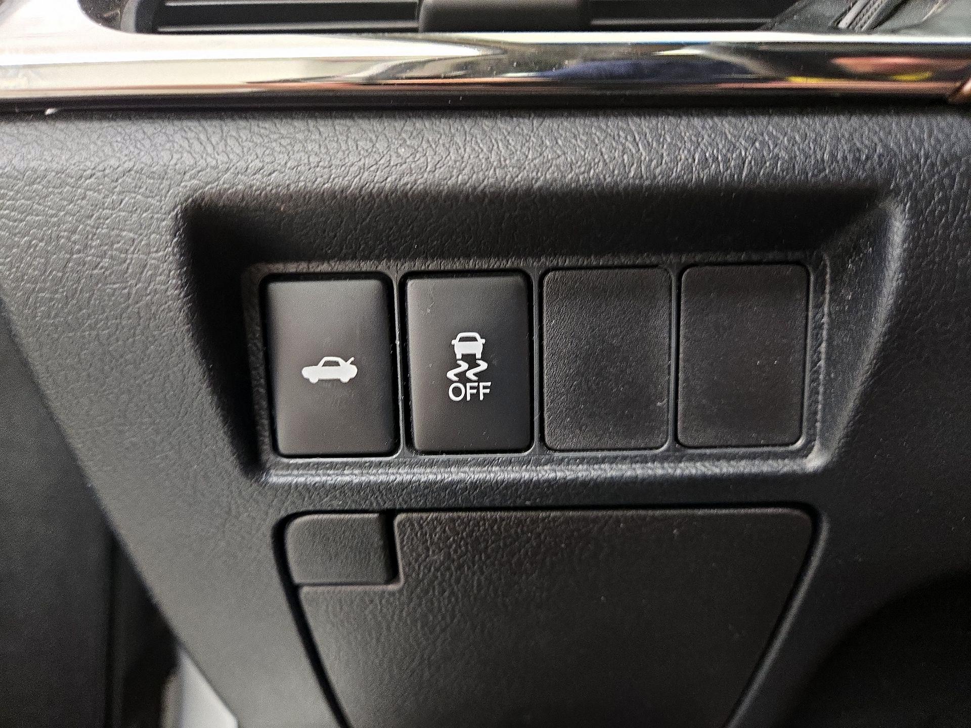 Thumbnail: 2015 Toyota Avalon - 13