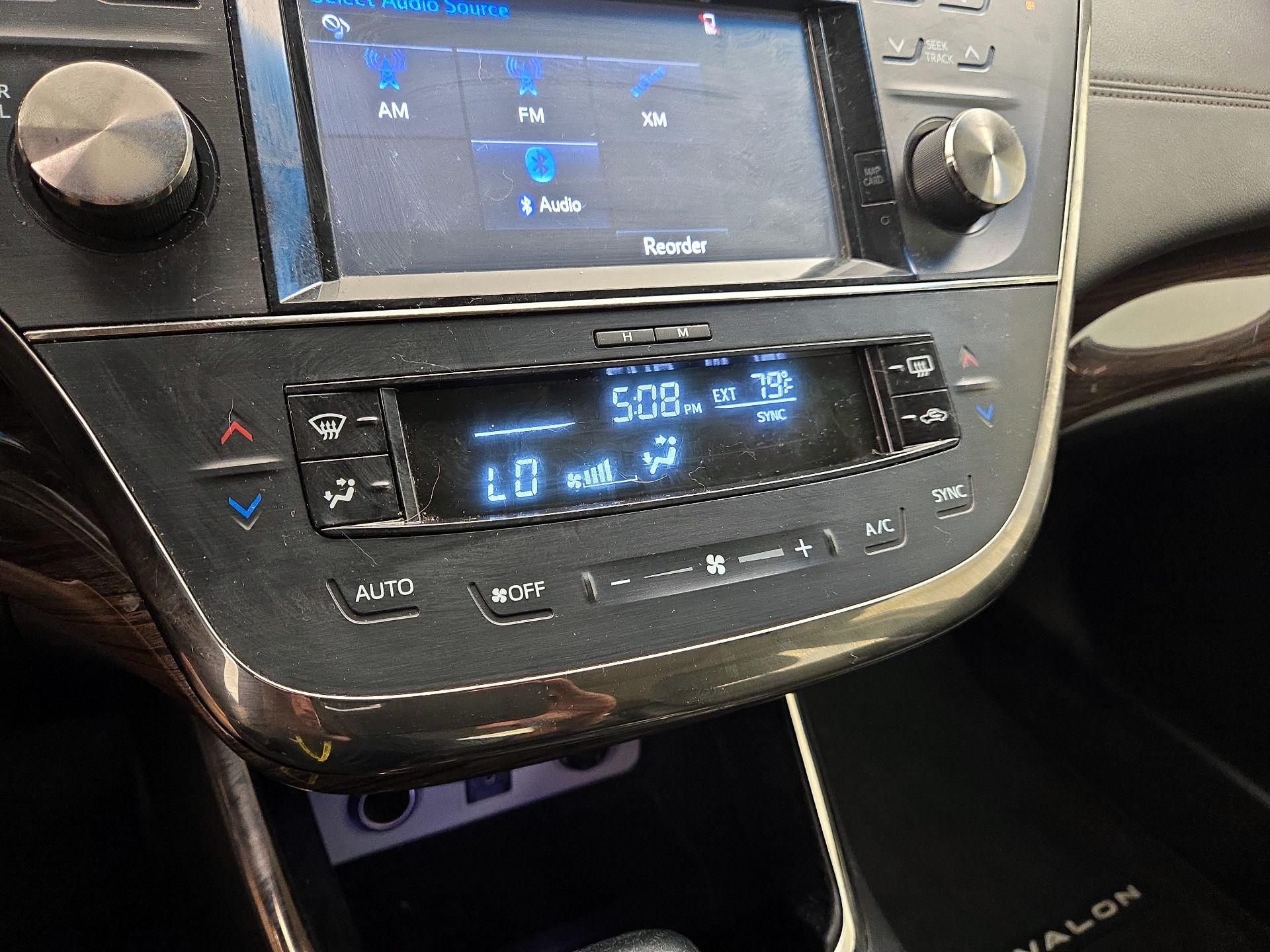 Thumbnail: 2015 Toyota Avalon - 16