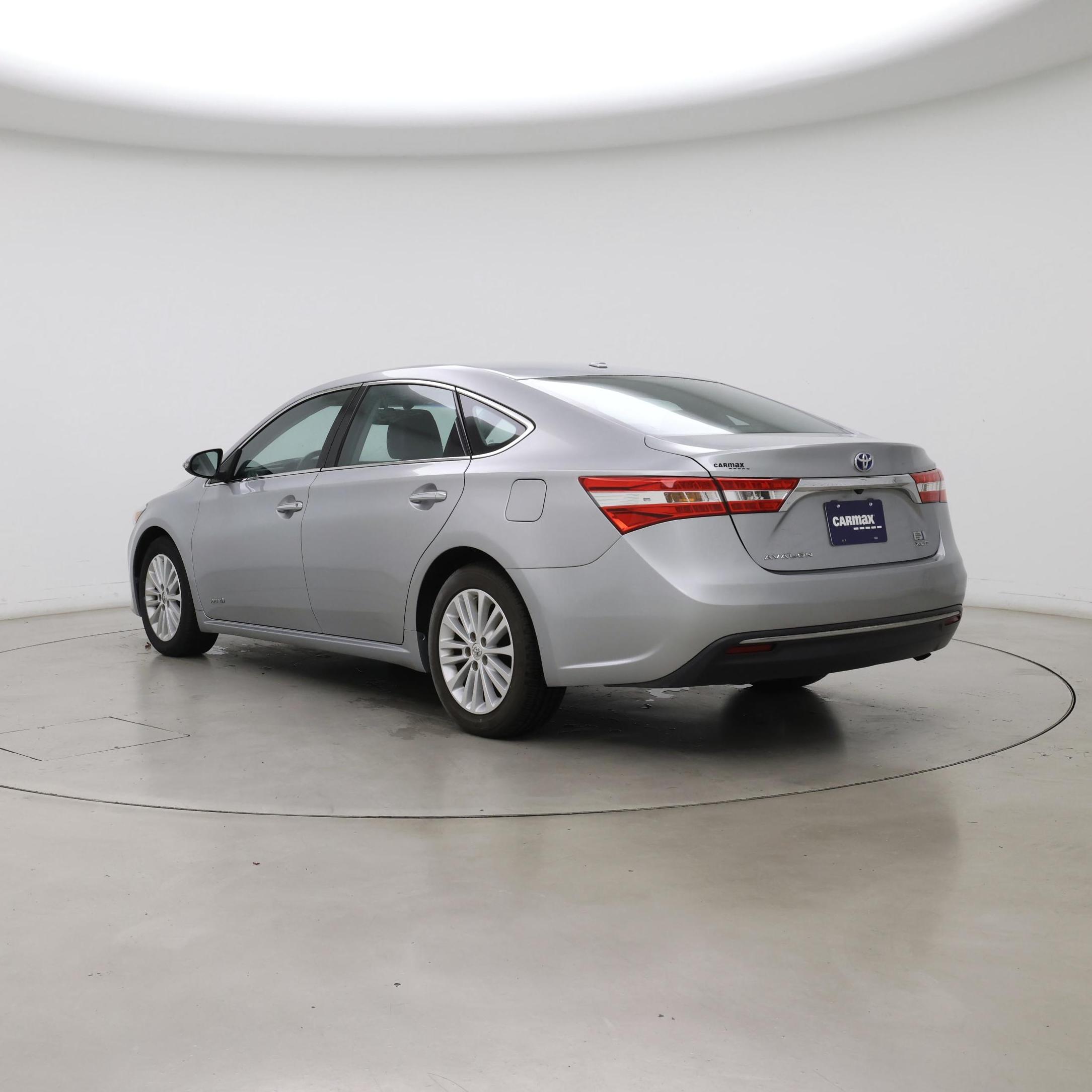 Thumbnail: 2015 Toyota Avalon - 2