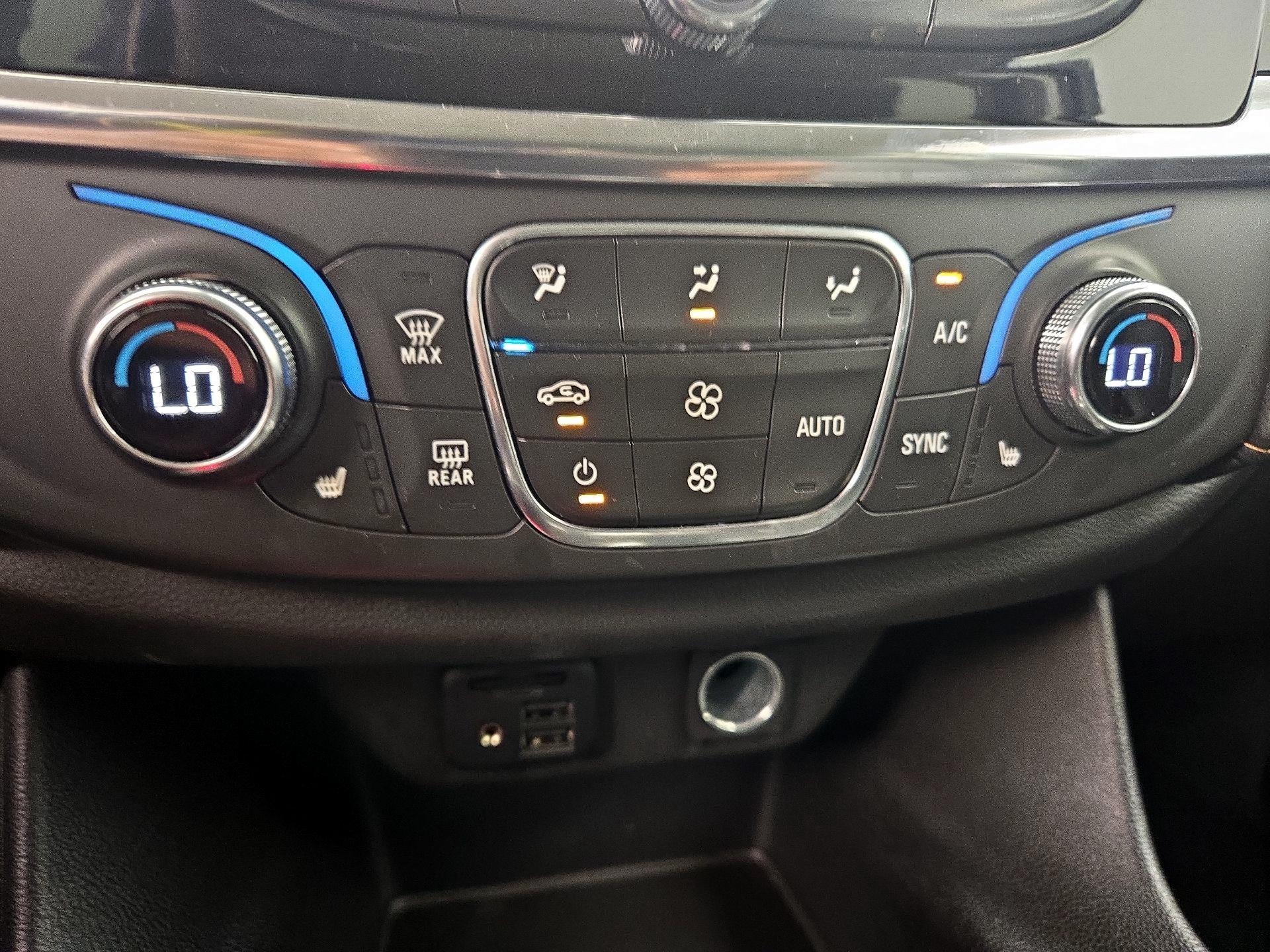 Thumbnail: 2021 Chevrolet Traverse - 17