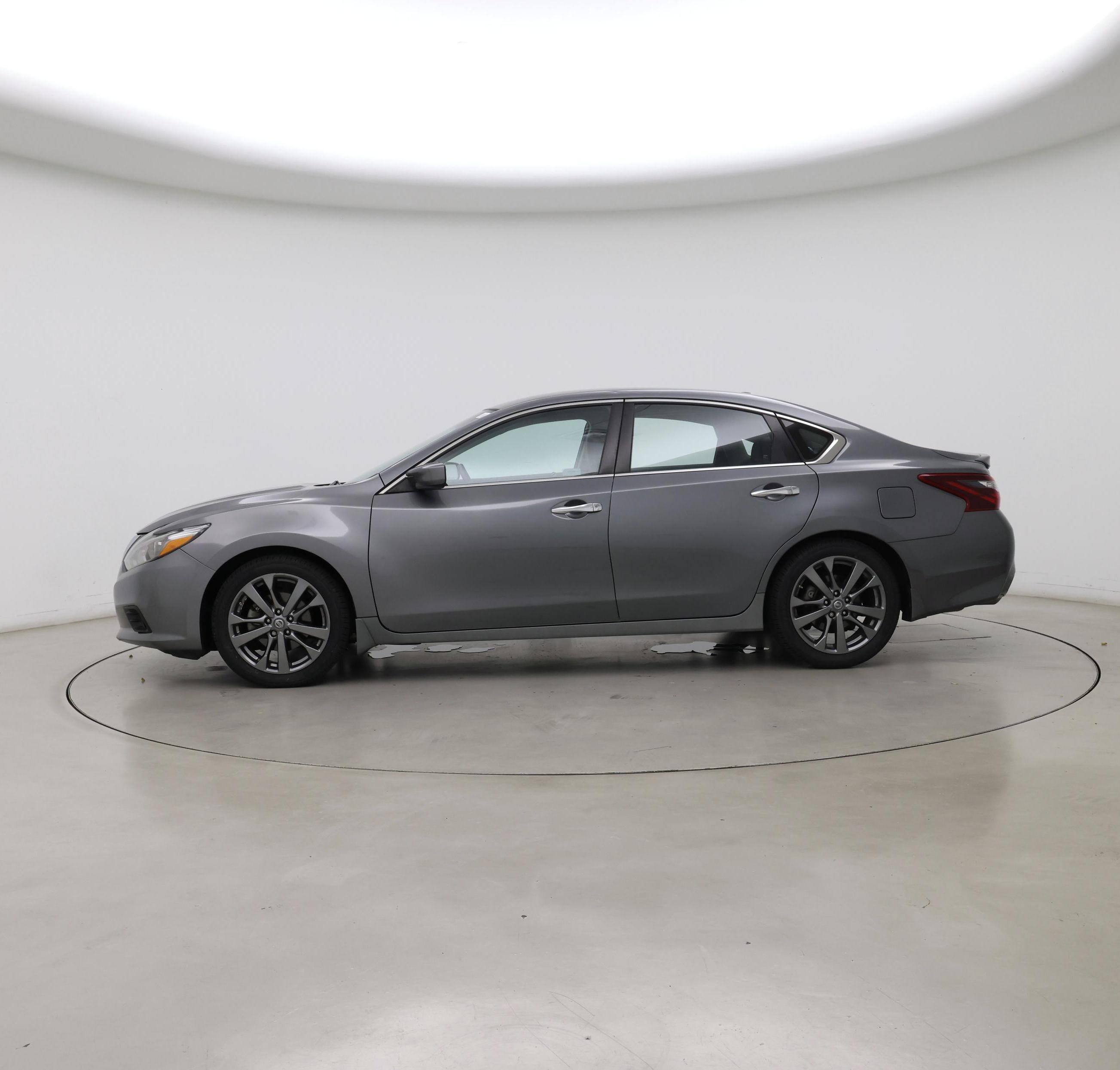 Thumbnail: 2018 Nissan Altima - 3